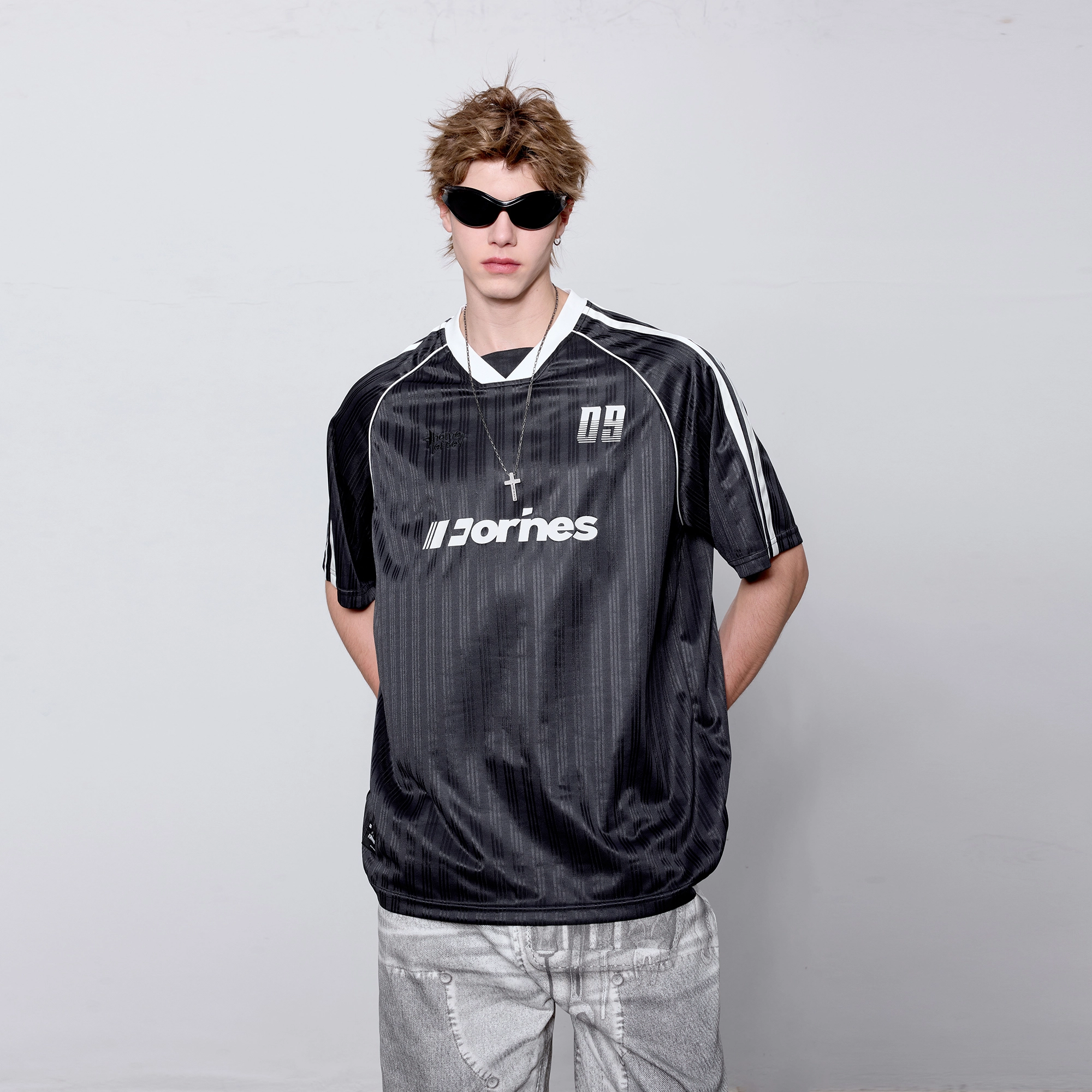 FORNINES VlogoT
