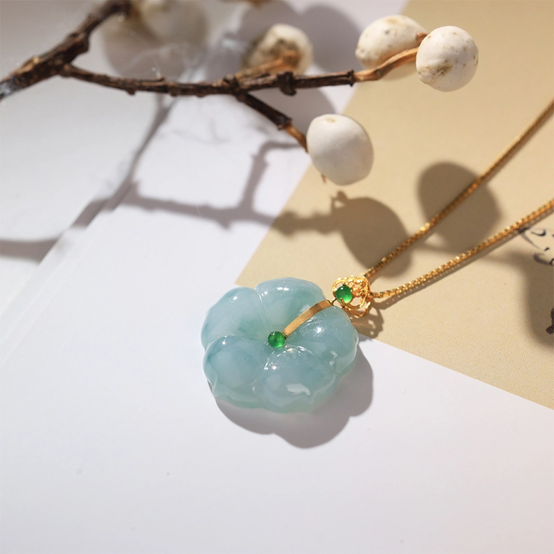 清雪 翡翠花朵 玉石文玩 国潮国风 幸运五叶草 轻奢小众 清新款 个性设计 糯冰 项链 女款 礼盒装