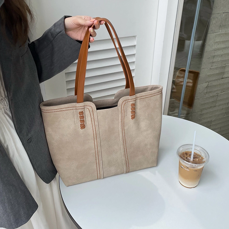 Z 1979 PU Tote