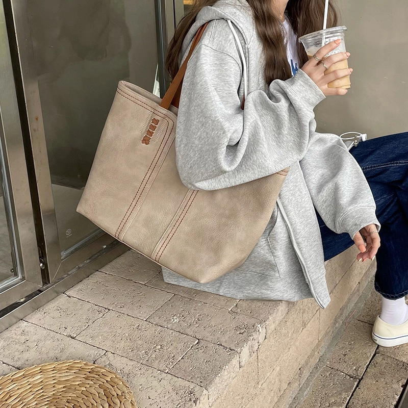 Z 1979 PU Tote