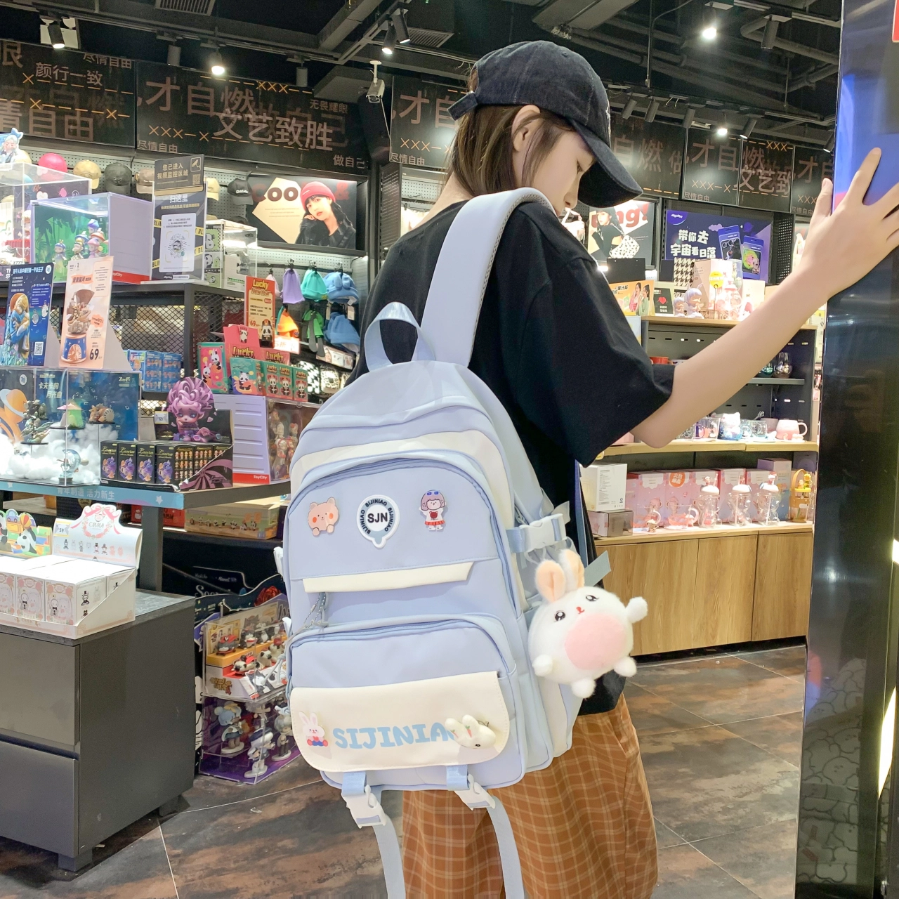 尊梵 多功能大容量书包多口袋双肩包 尼龙 女款 多色