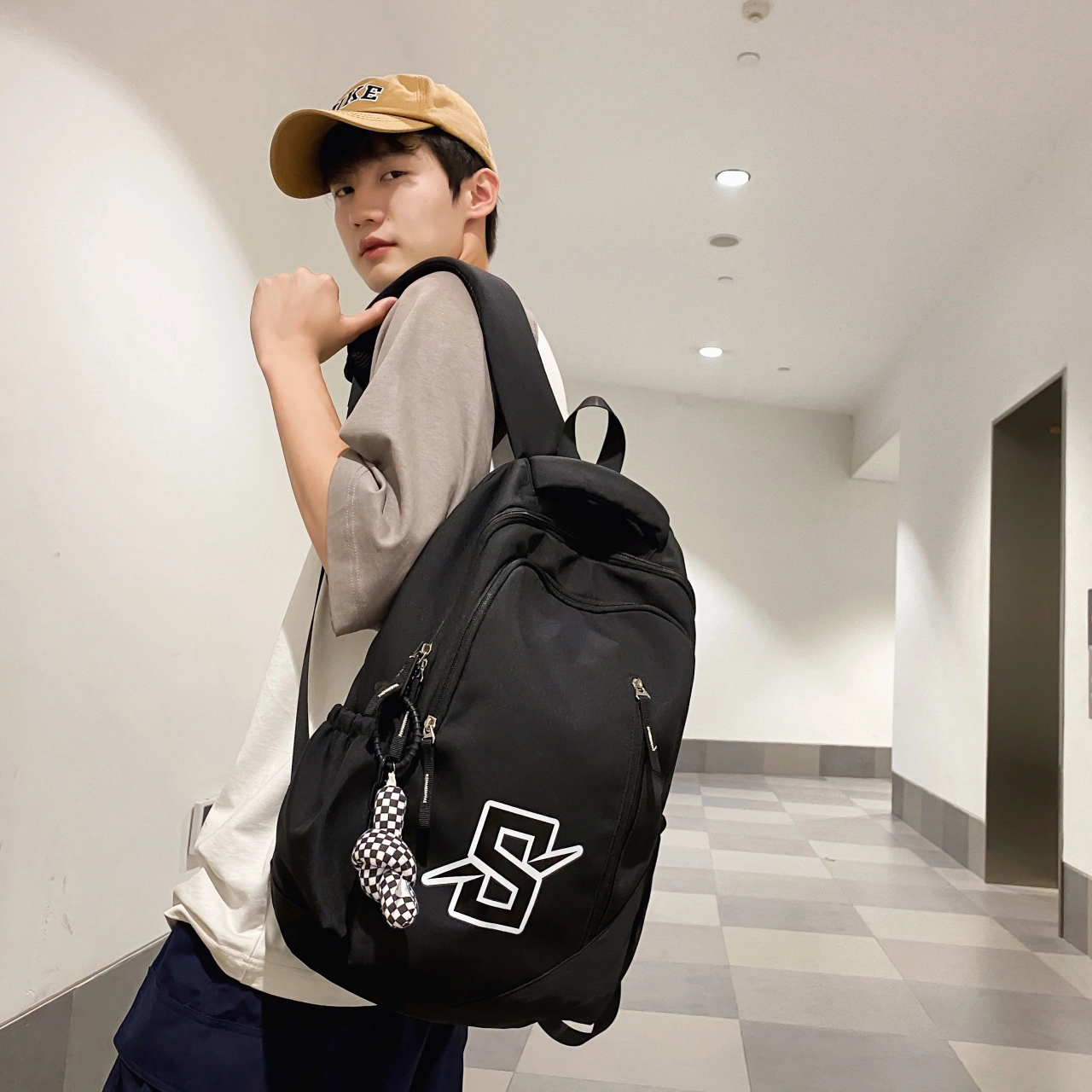 尊梵 多功能电脑大容量多口袋 书包背包双肩包 尼龙 男女同款情侣款 多色
