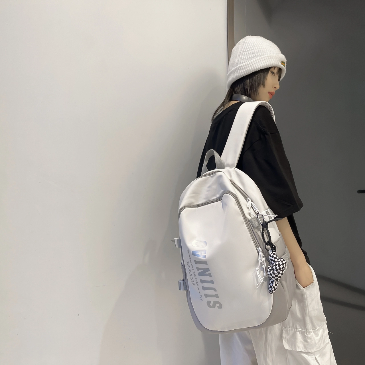 尊梵 多功能大容量大学生多口袋拉链开合 双肩包 尼龙 女款 多色