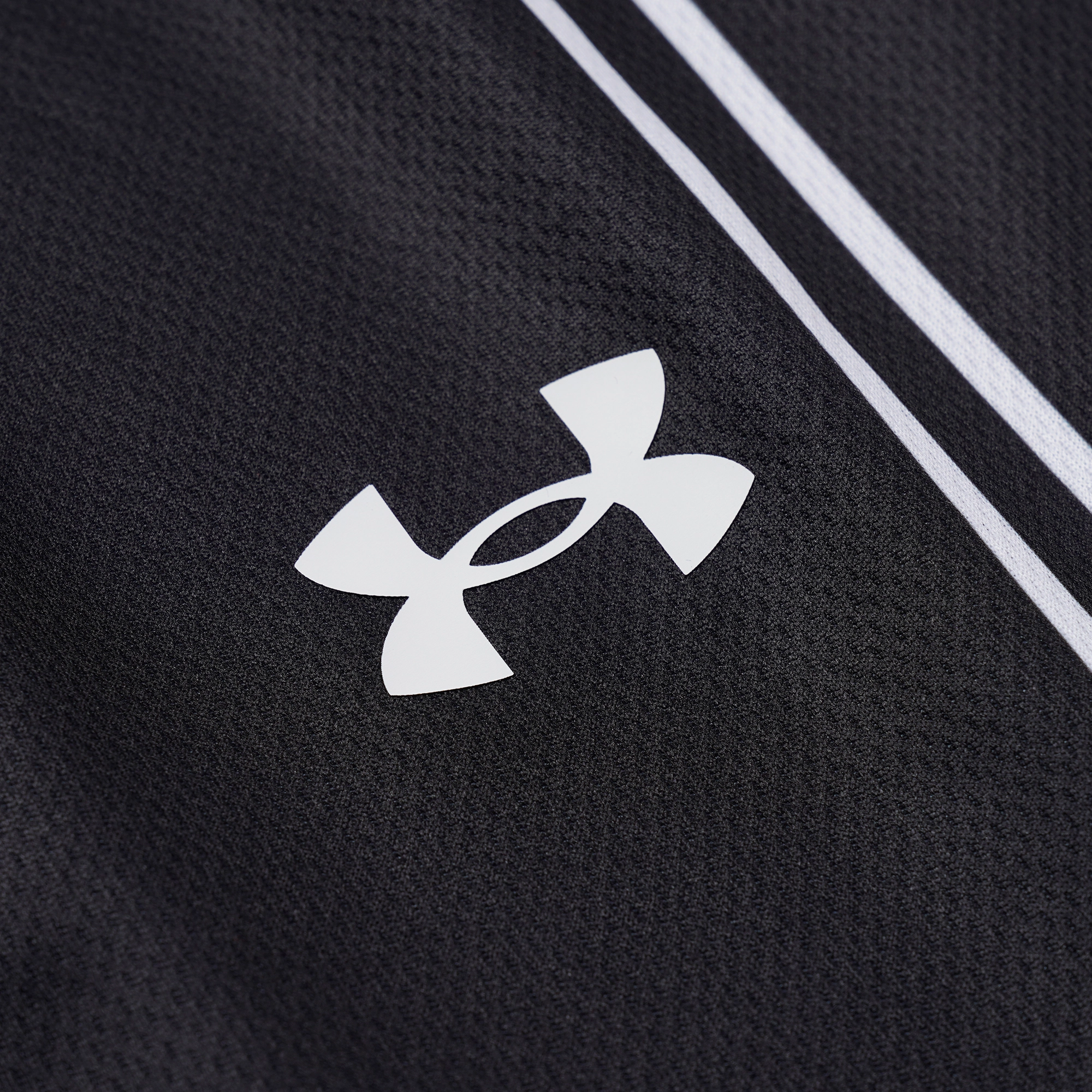 Under Armour Logo -001