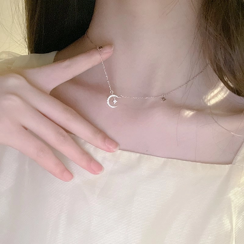 925