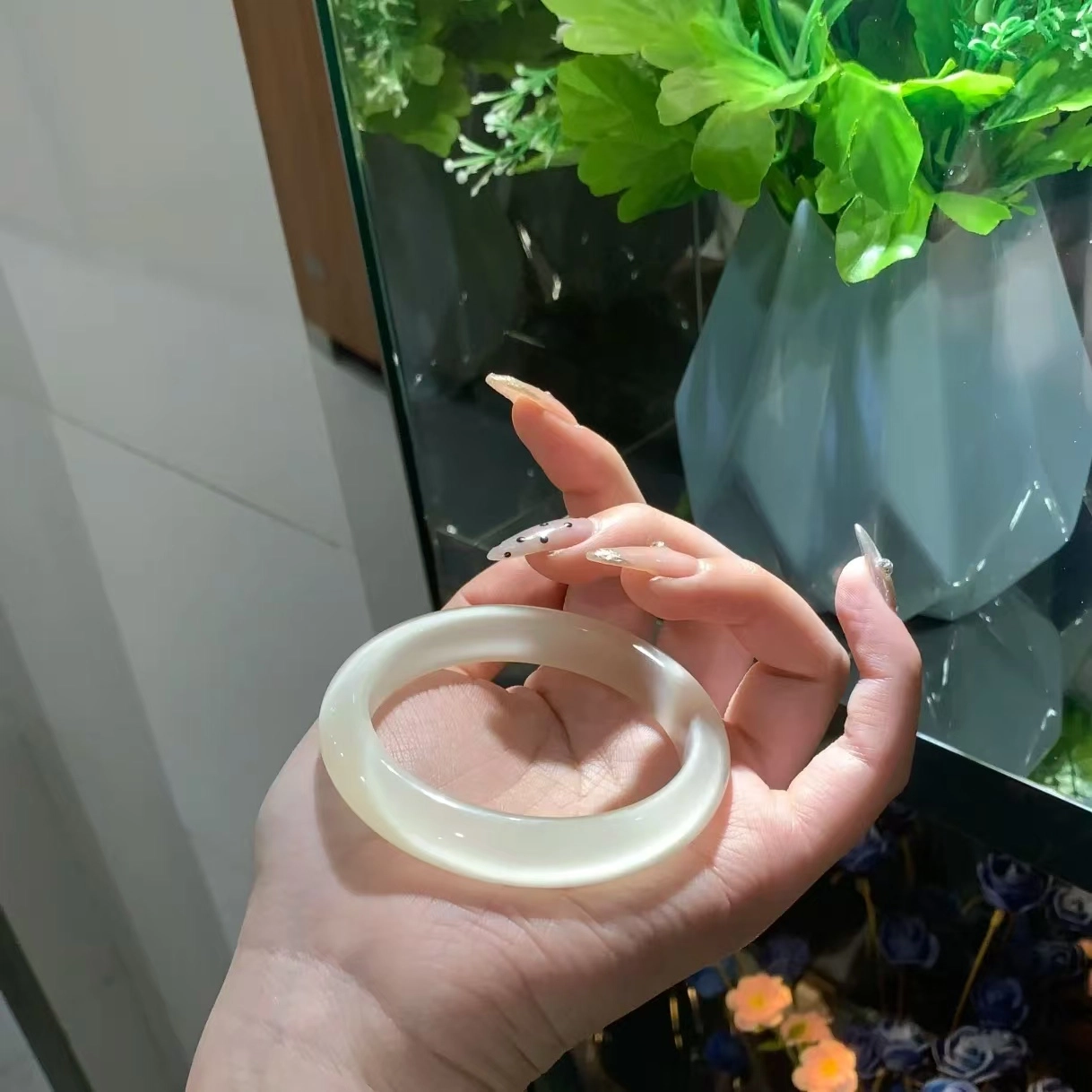 梨云暮雪 梨云暮雪  高级版  蜂蜜水色香槟金猫眼  色好  干净  端庄大气上档次 琉璃 手镯 女款