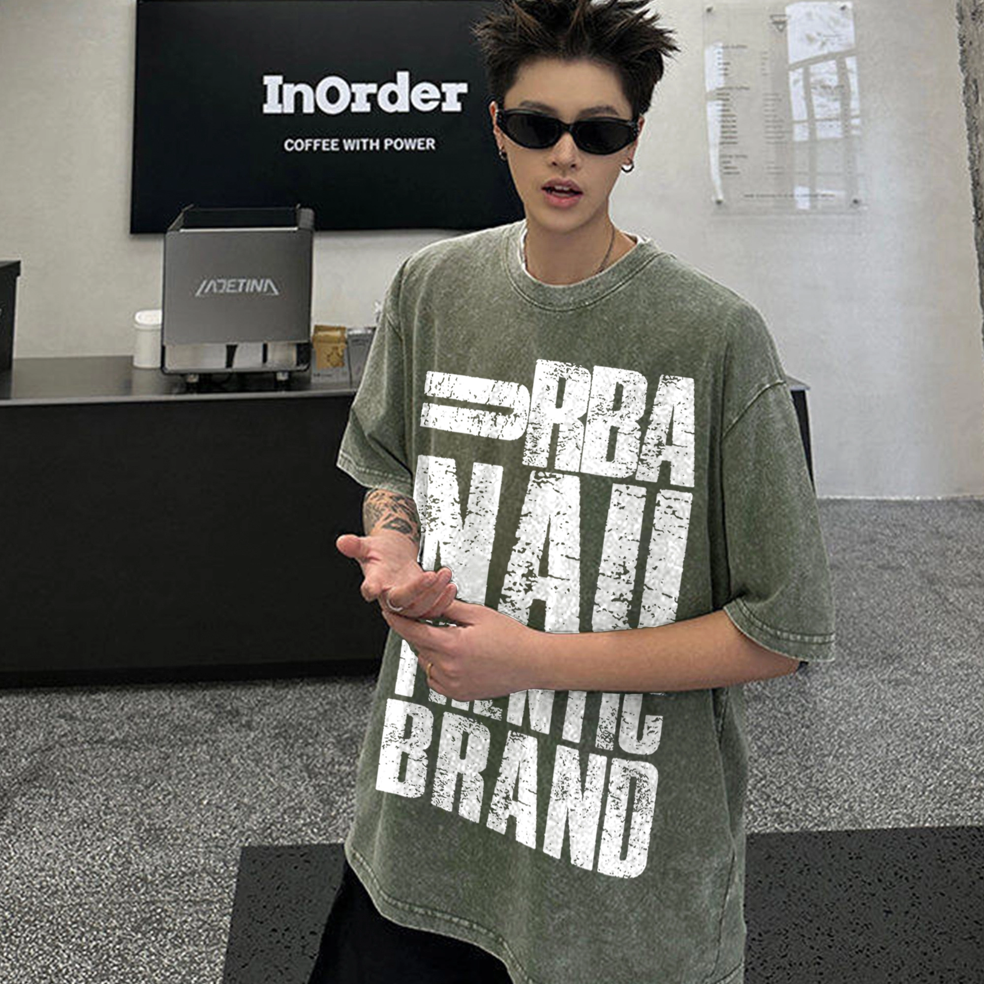 URBAN AUTHENTIC LOGOT