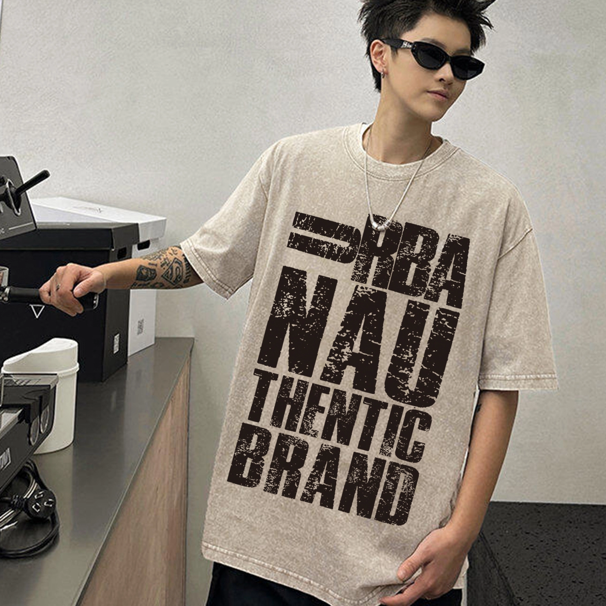 URBAN AUTHENTIC LOGOT