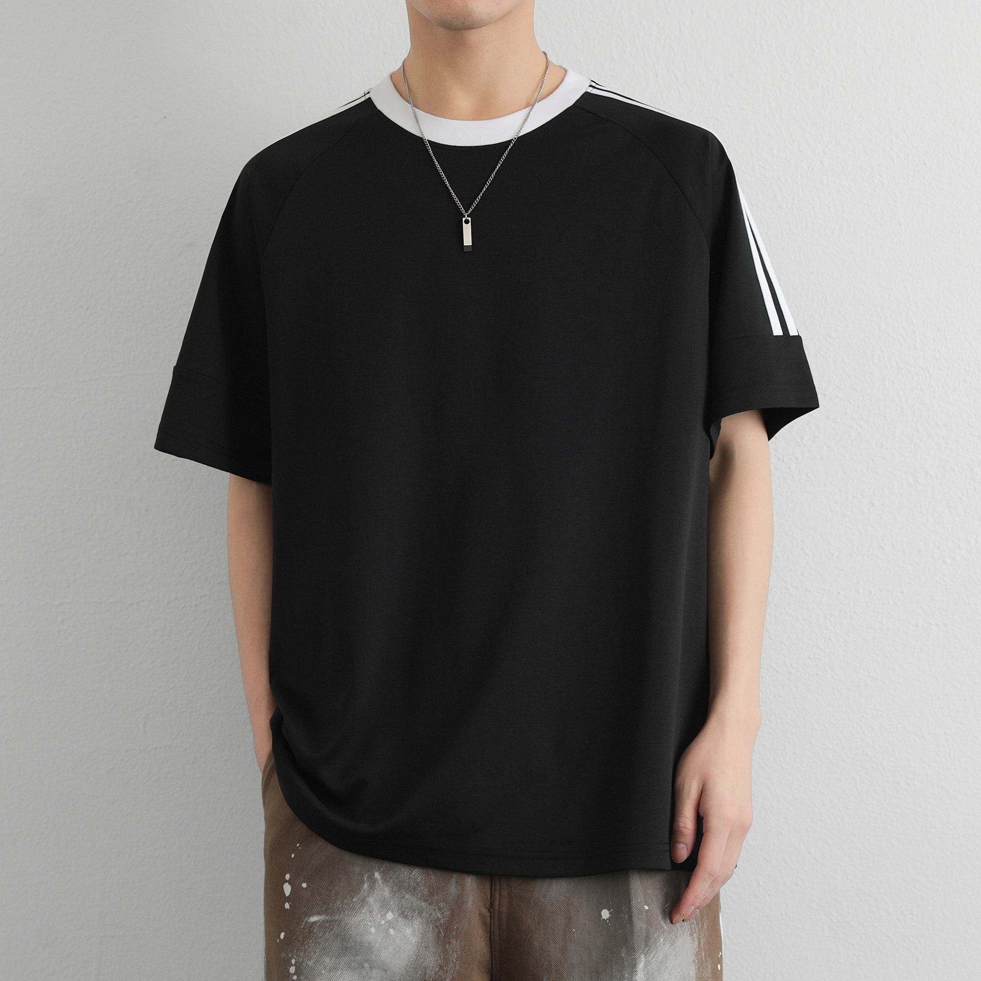 URBAN AUTHENTIC T