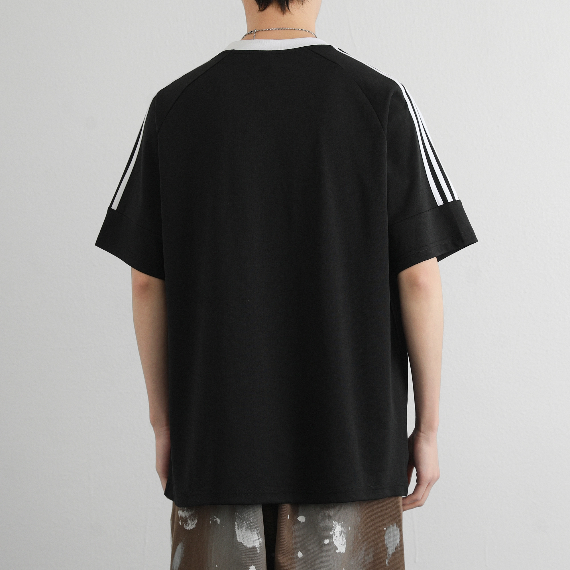 URBAN AUTHENTIC T