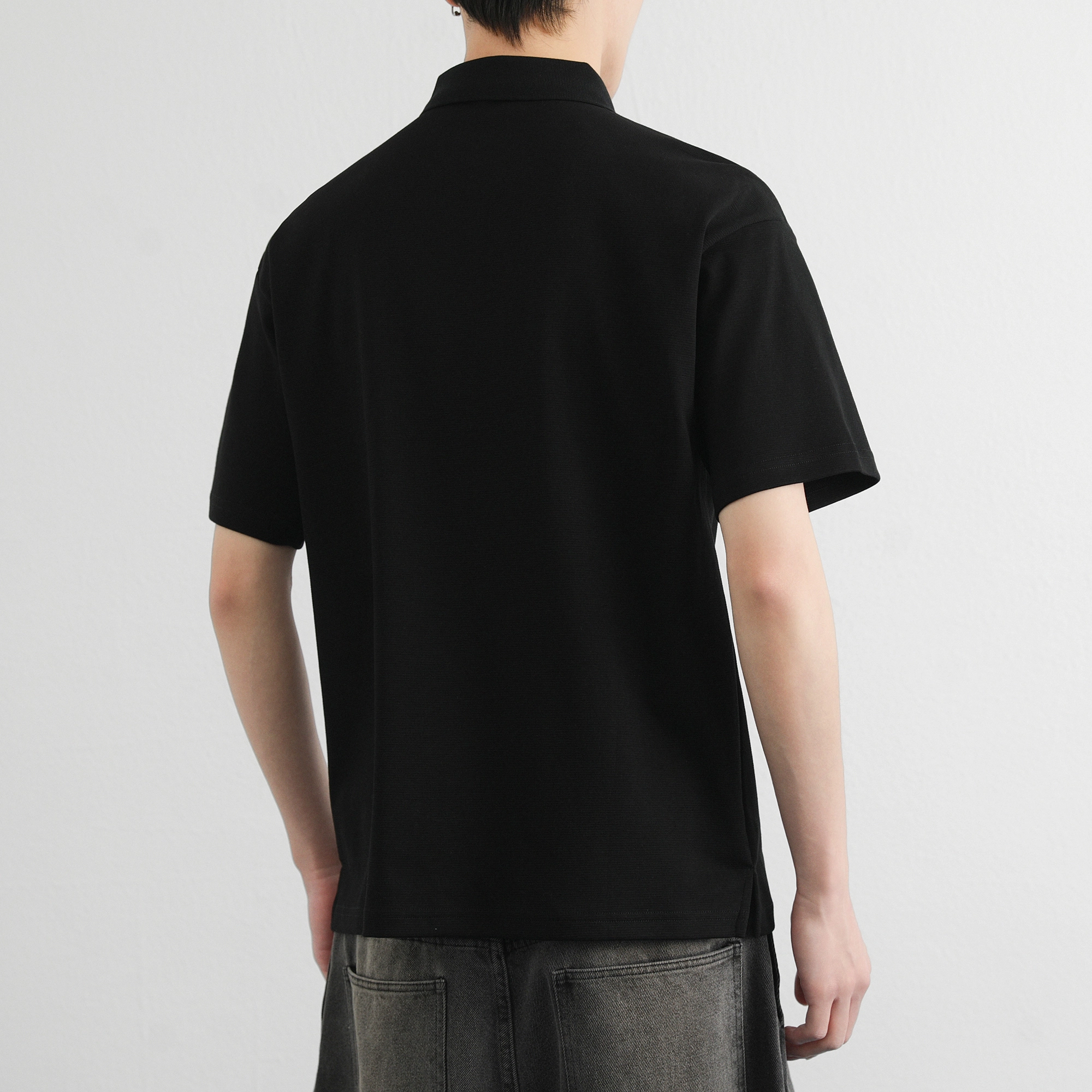 URBAN AUTHENTIC T