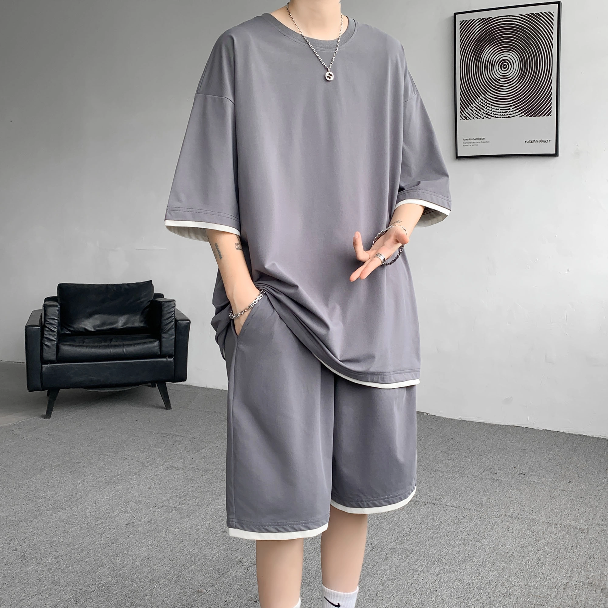 URBAN AUTHENTIC T