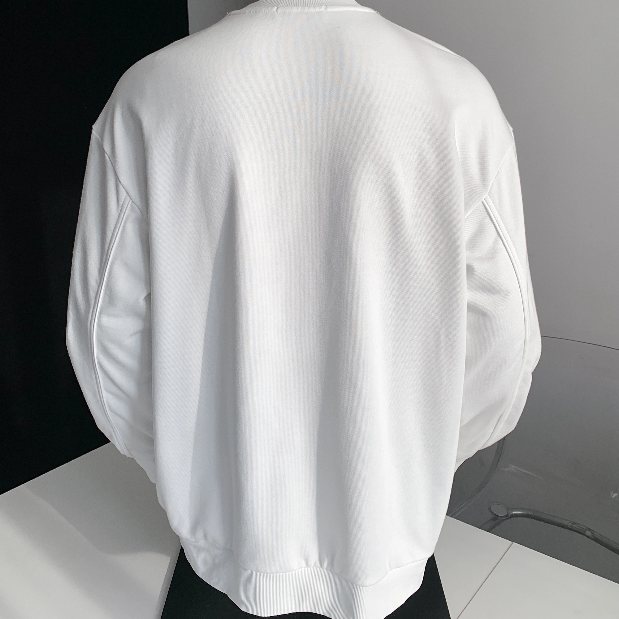 URBAN AUTHENTIC T
