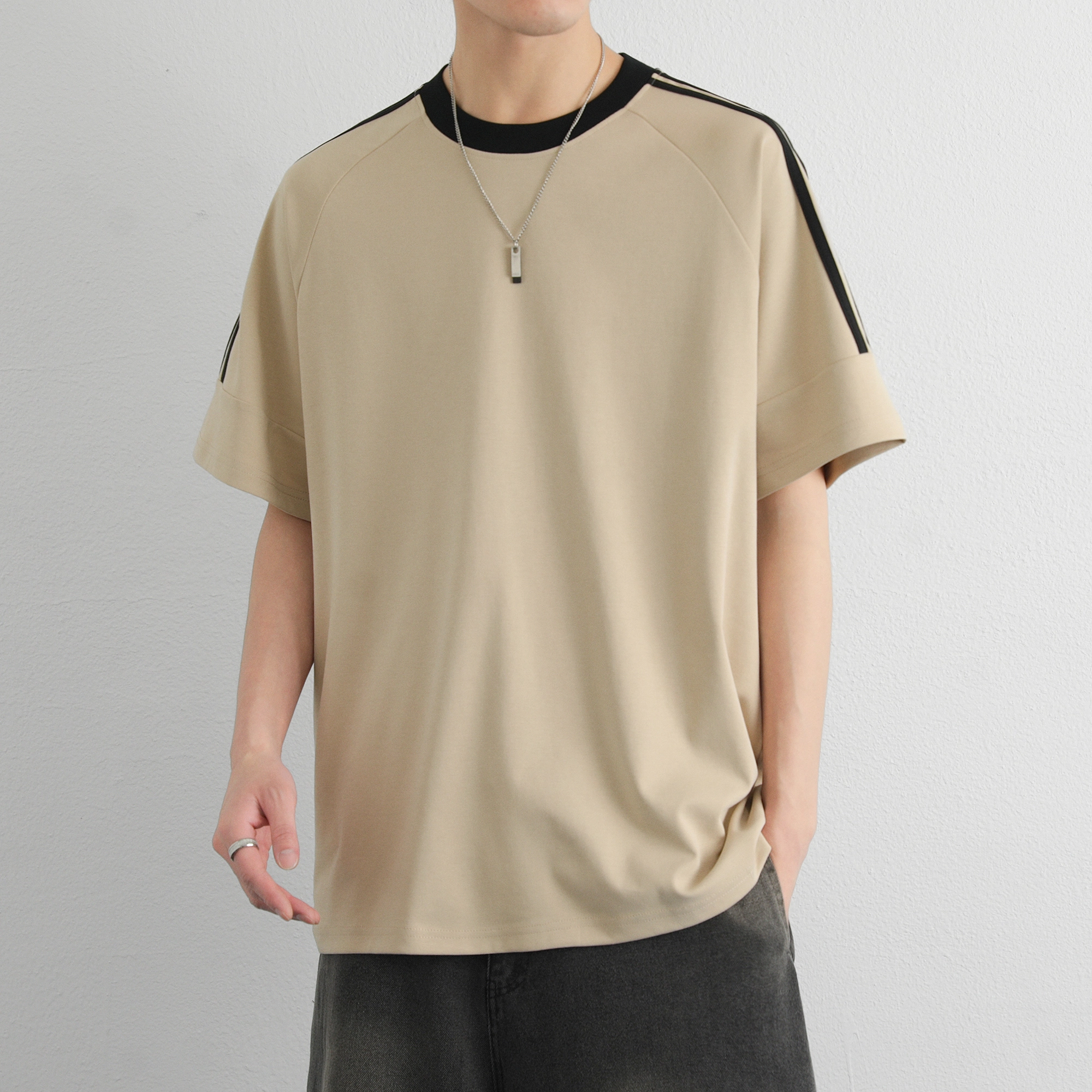 URBAN AUTHENTIC T