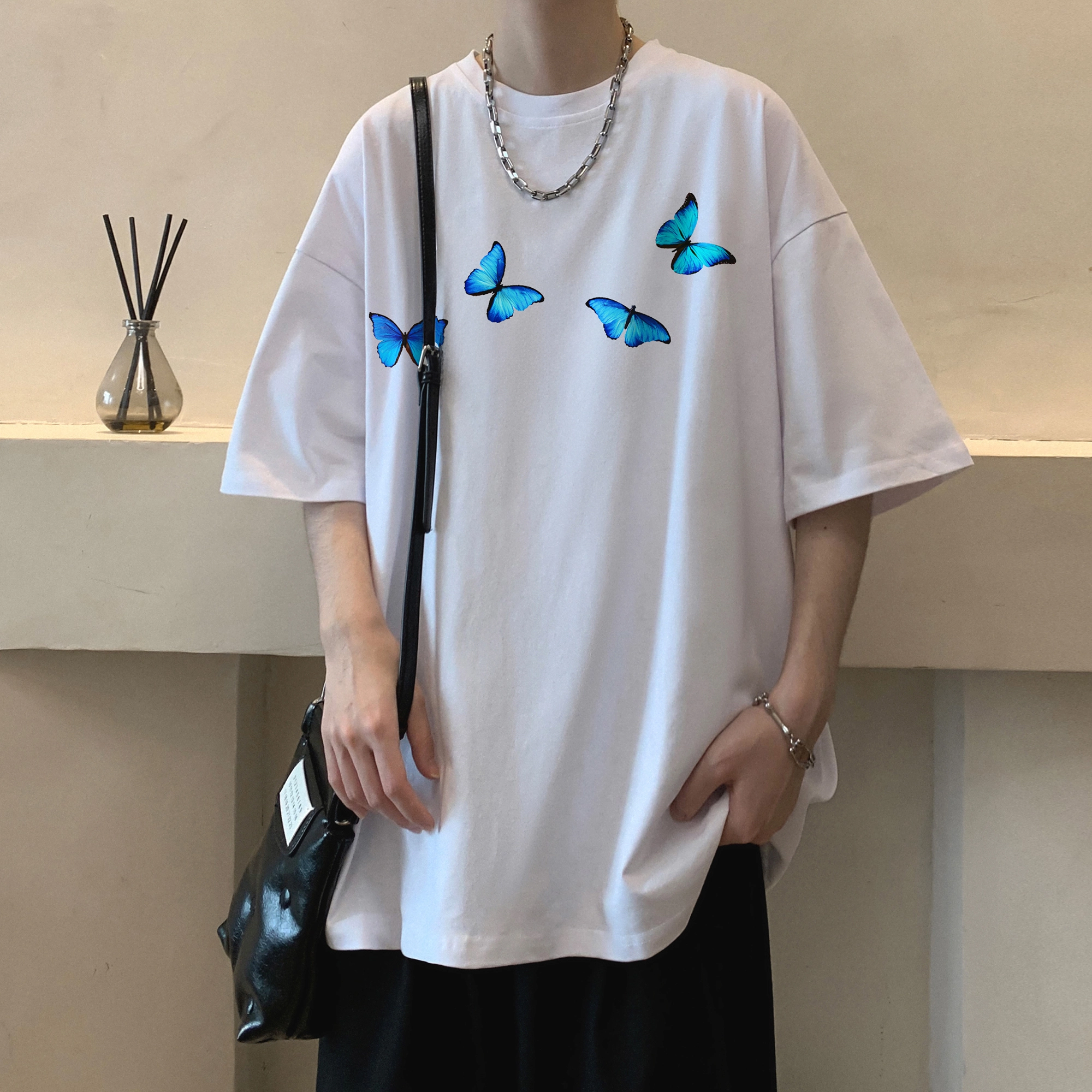 URBAN AUTHENTIC T