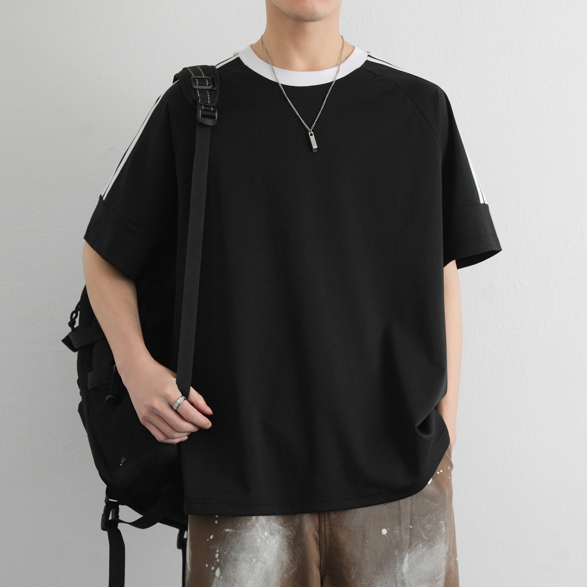 URBAN AUTHENTIC T