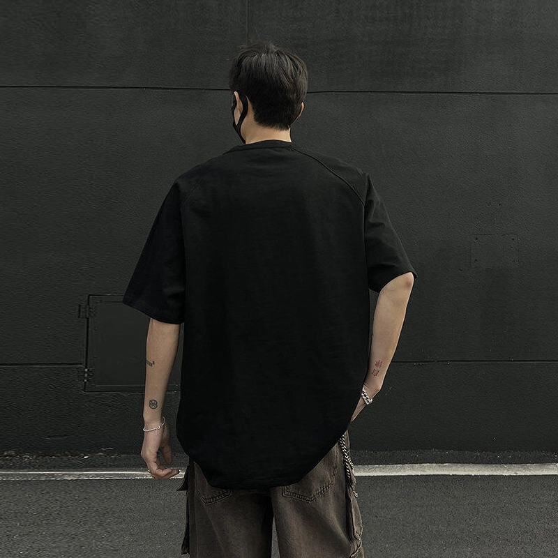 URBAN AUTHENTIC T