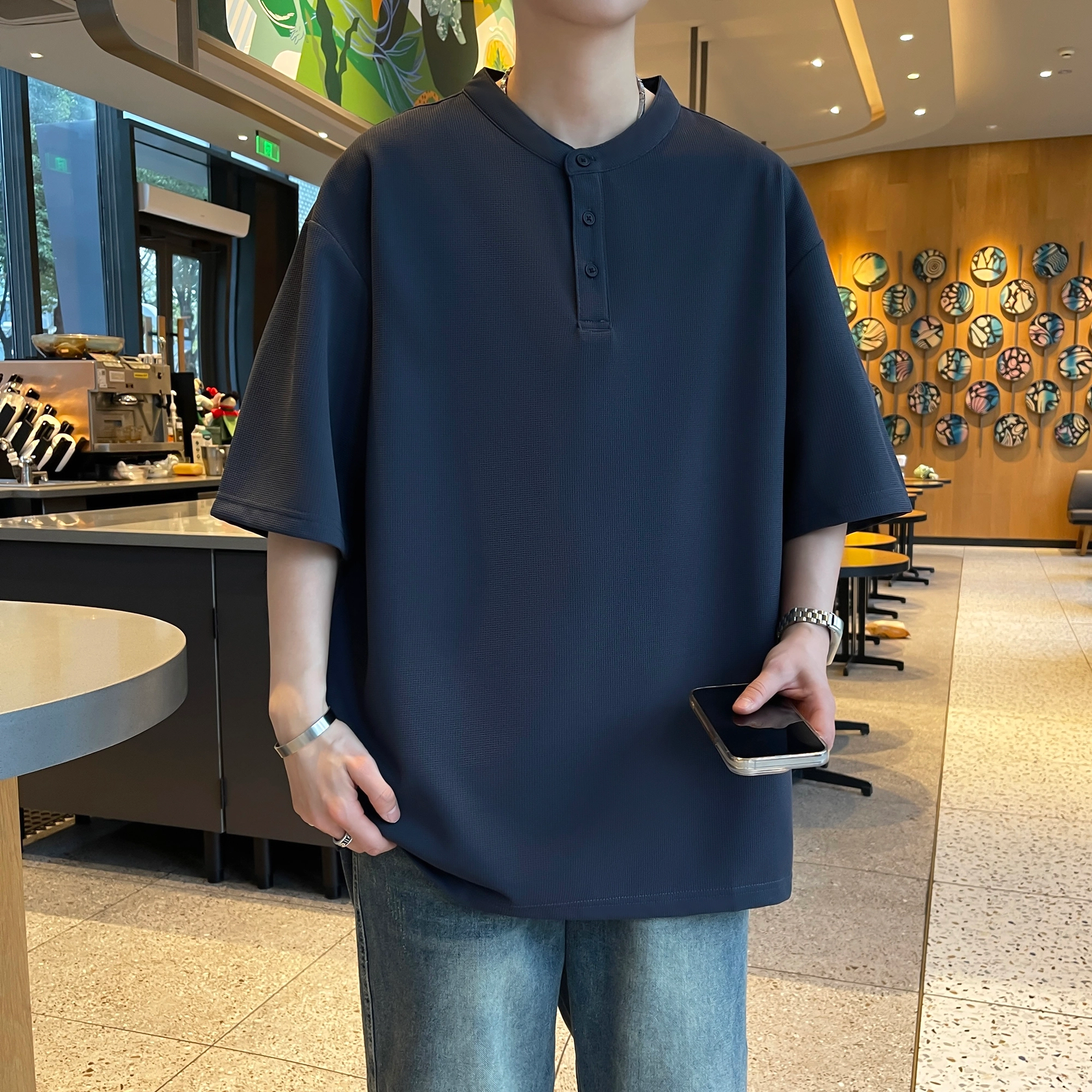 URBAN AUTHENTIC T