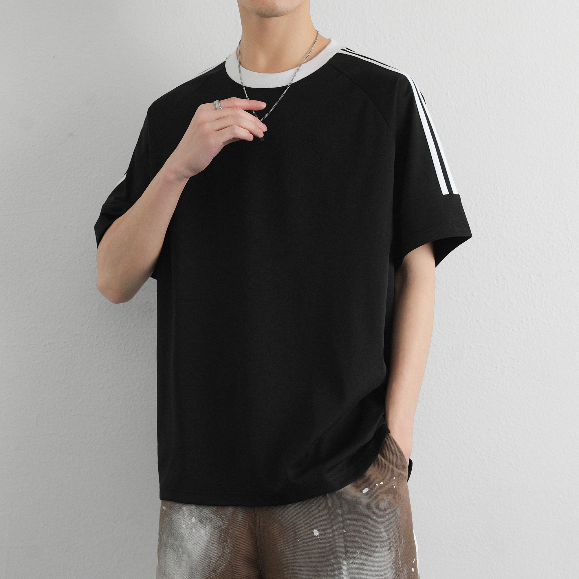 URBAN AUTHENTIC T