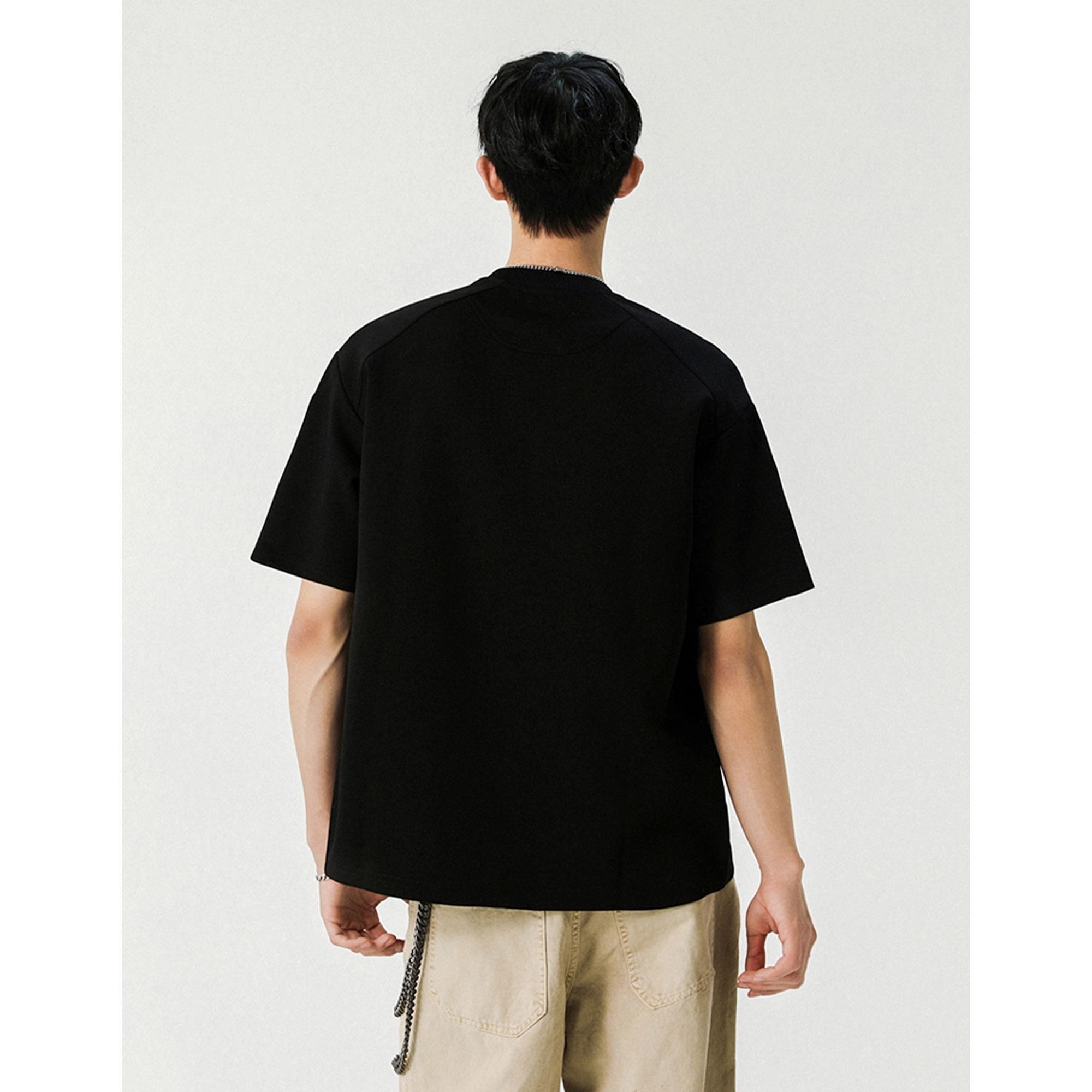 URBAN AUTHENTIC T