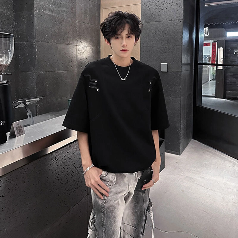 URBAN AUTHENTIC T