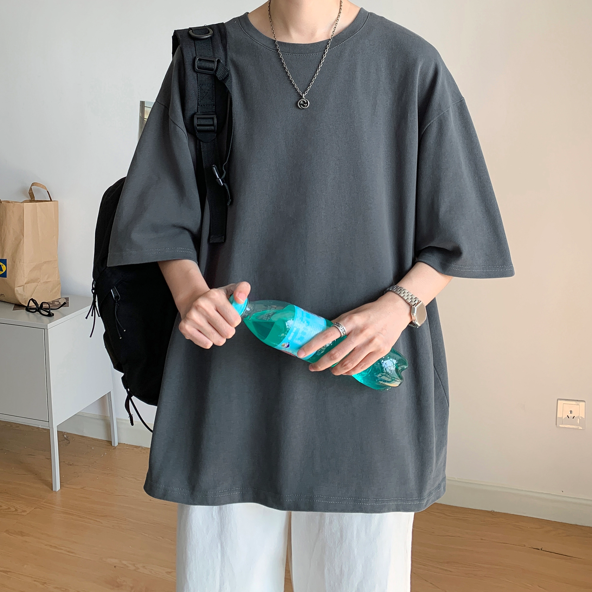 URBAN AUTHENTIC T