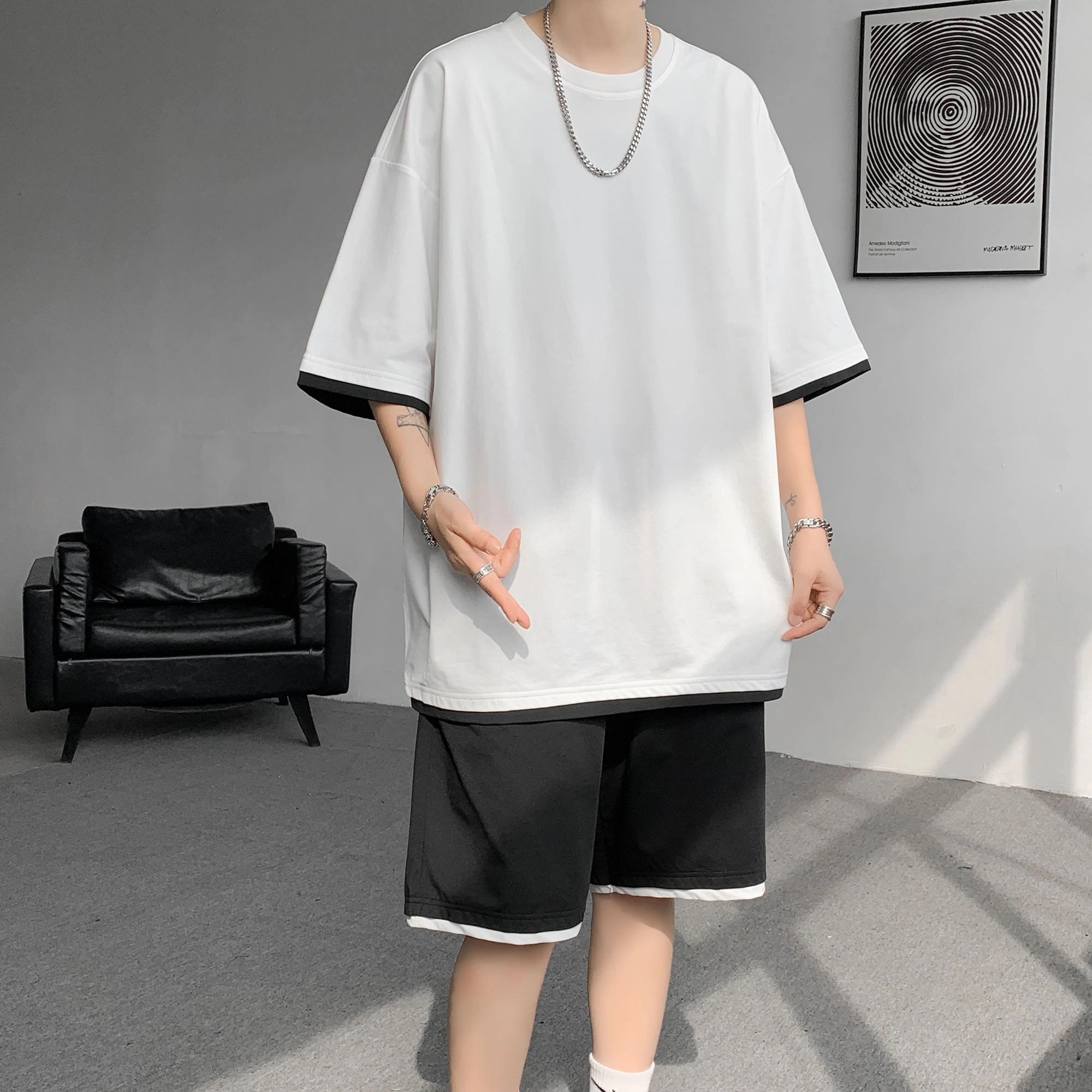 URBAN AUTHENTIC T