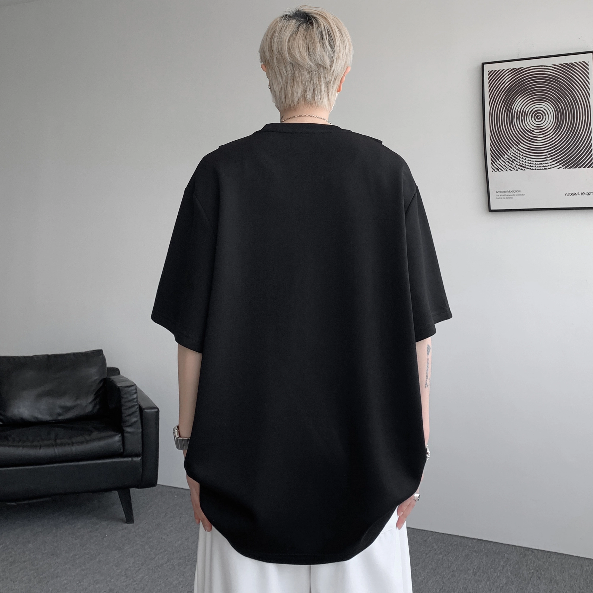 URBAN AUTHENTIC T