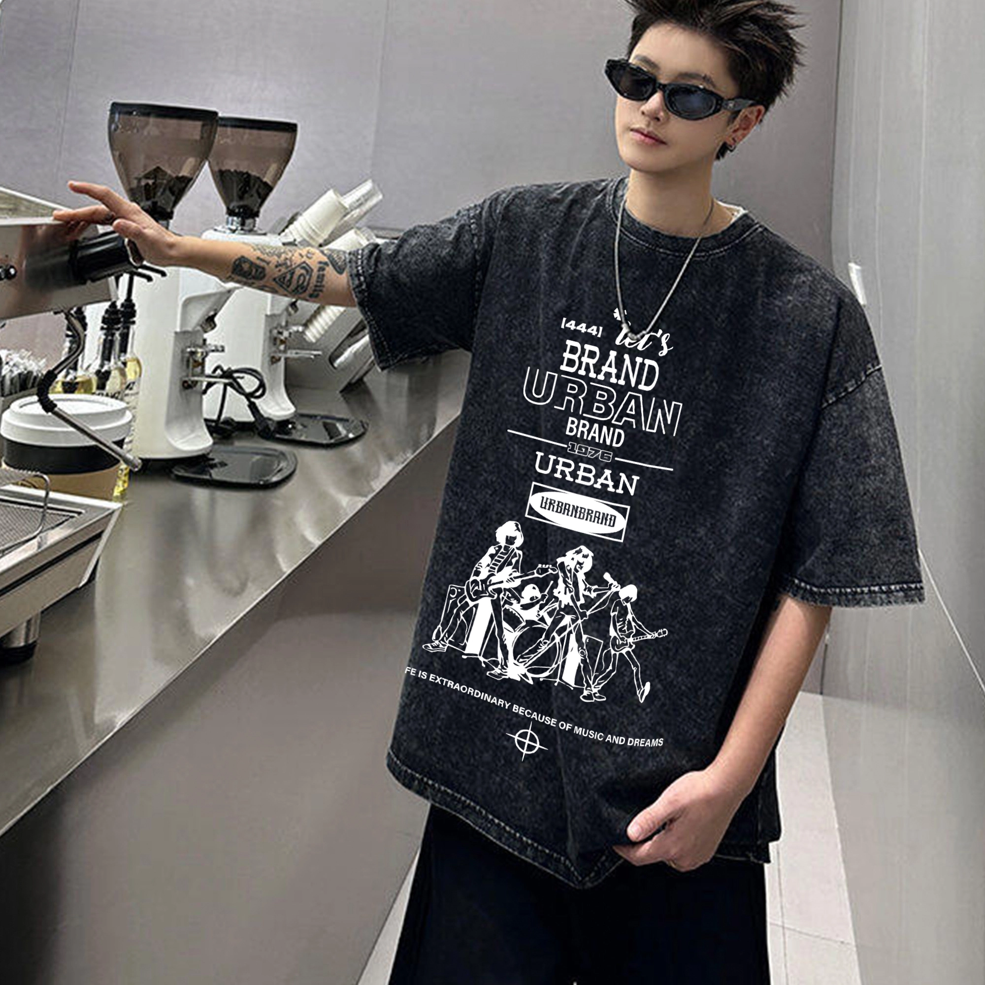 URBAN AUTHENTIC LOGOT