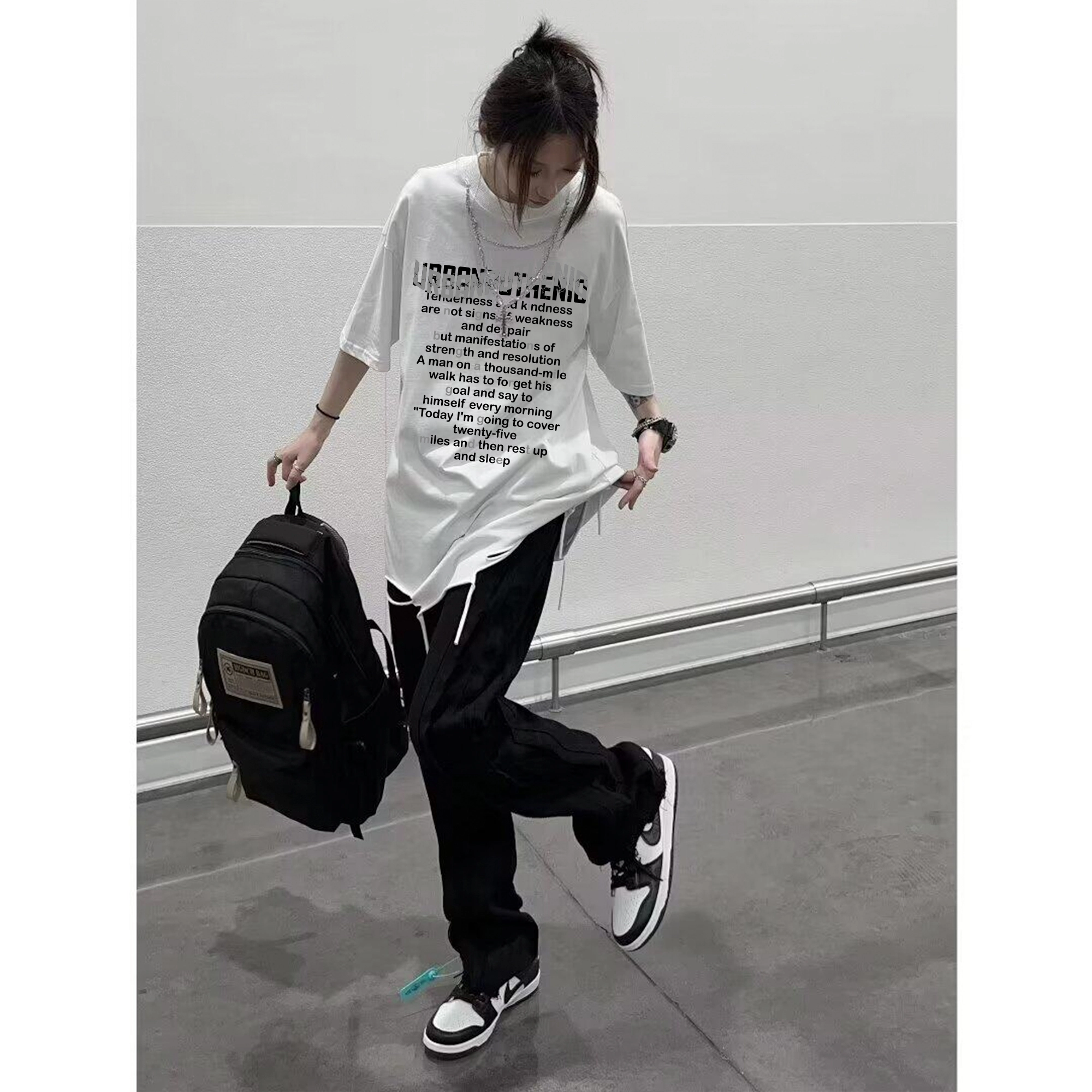 URBAN AUTHENTIC logoT