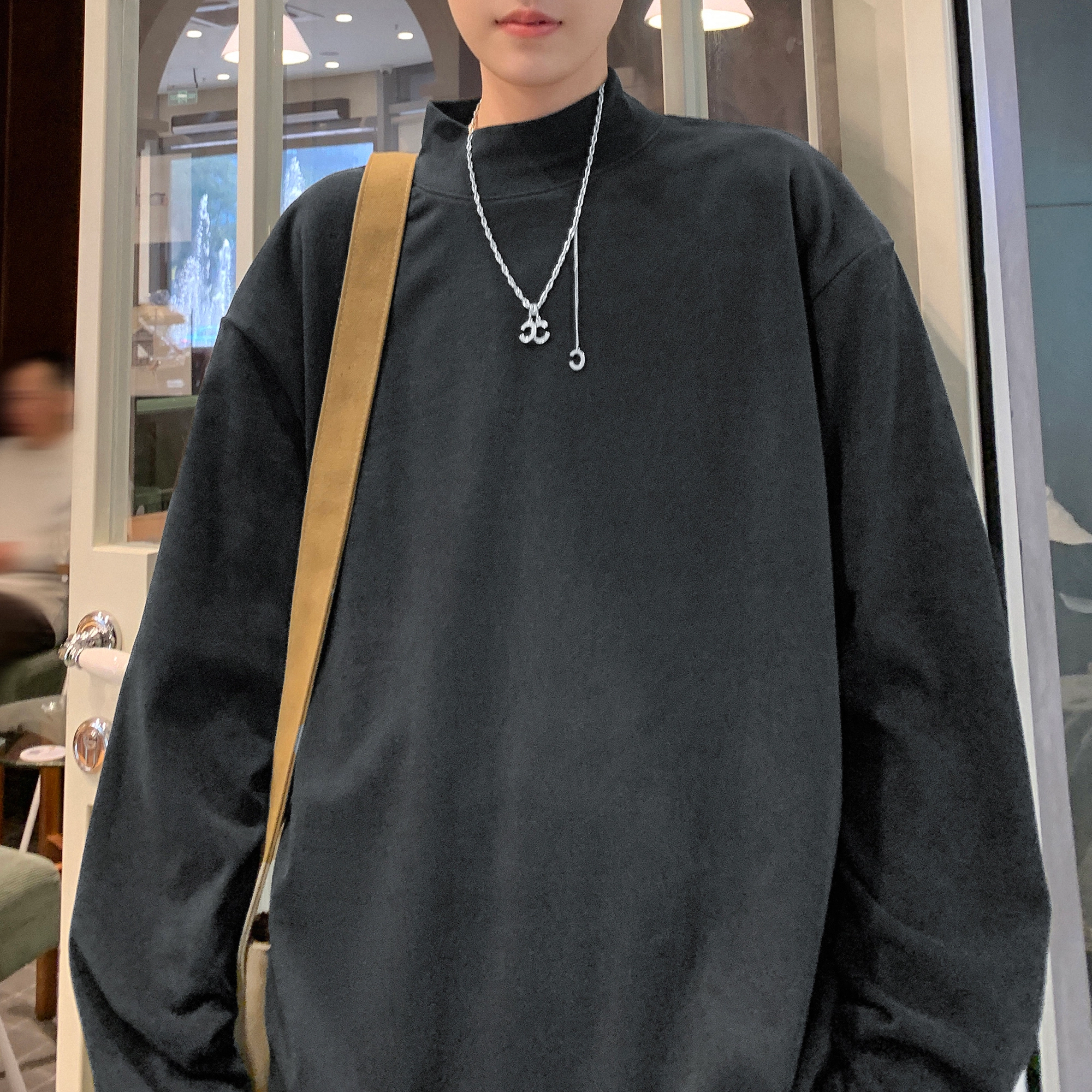 URBAN AUTHENTIC T