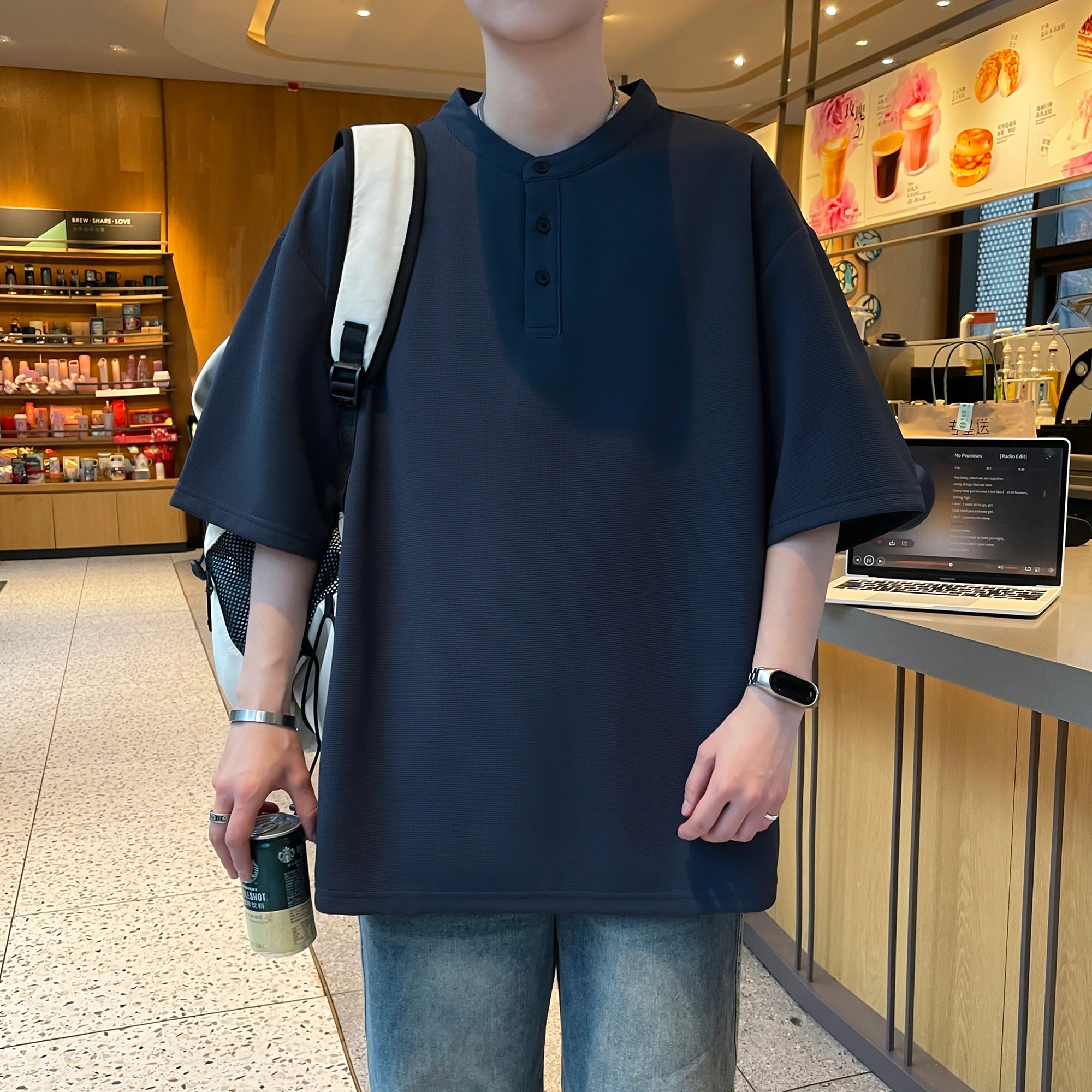 URBAN AUTHENTIC T