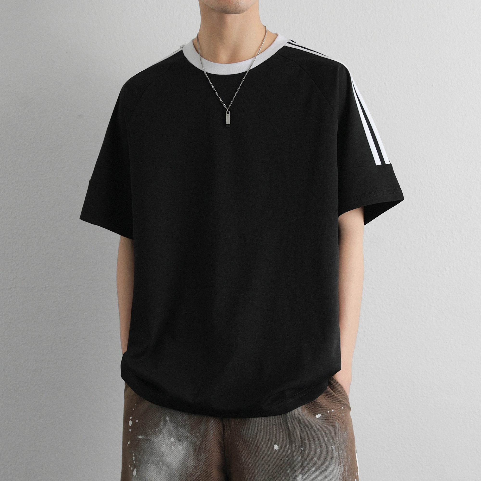 URBAN AUTHENTIC T