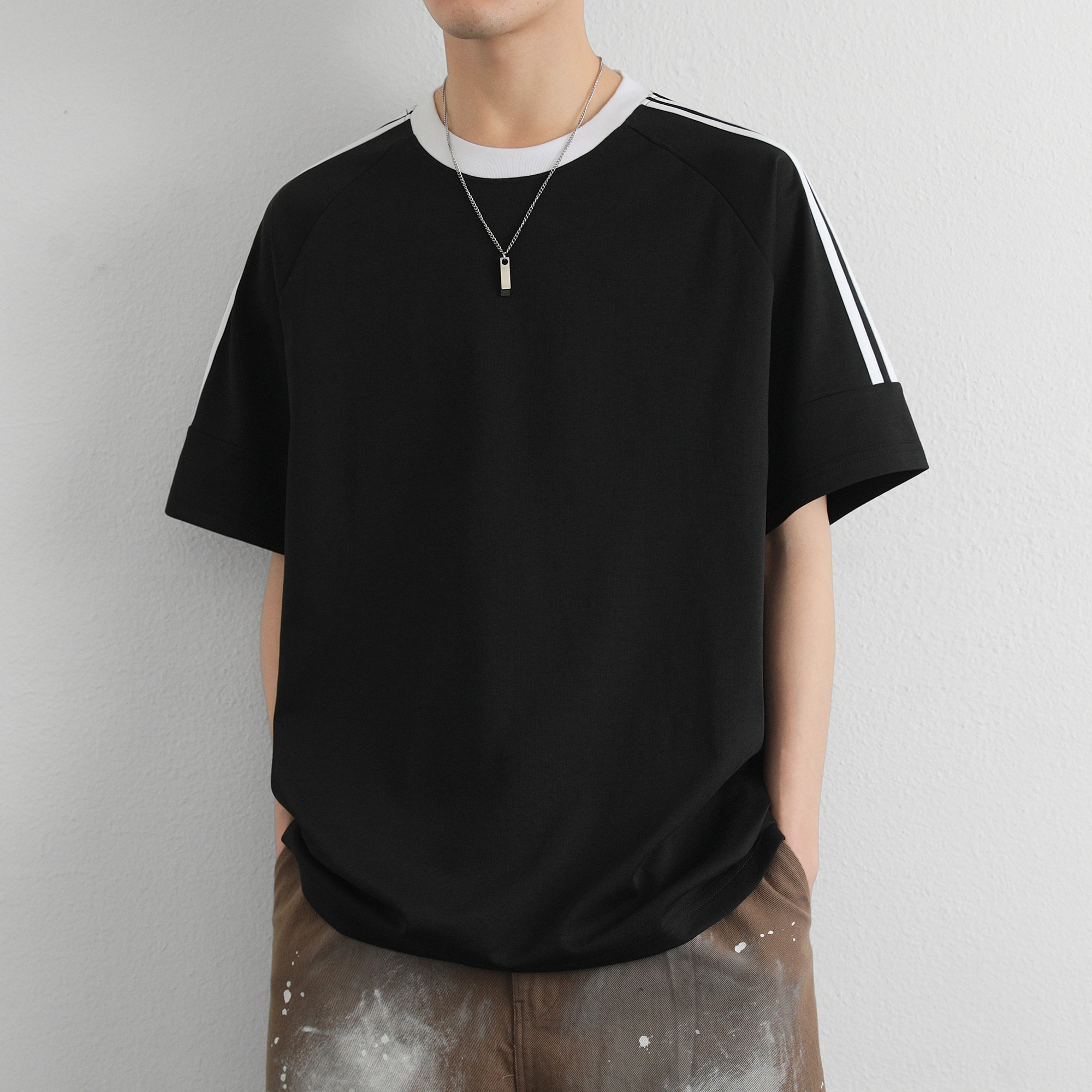 URBAN AUTHENTIC T
