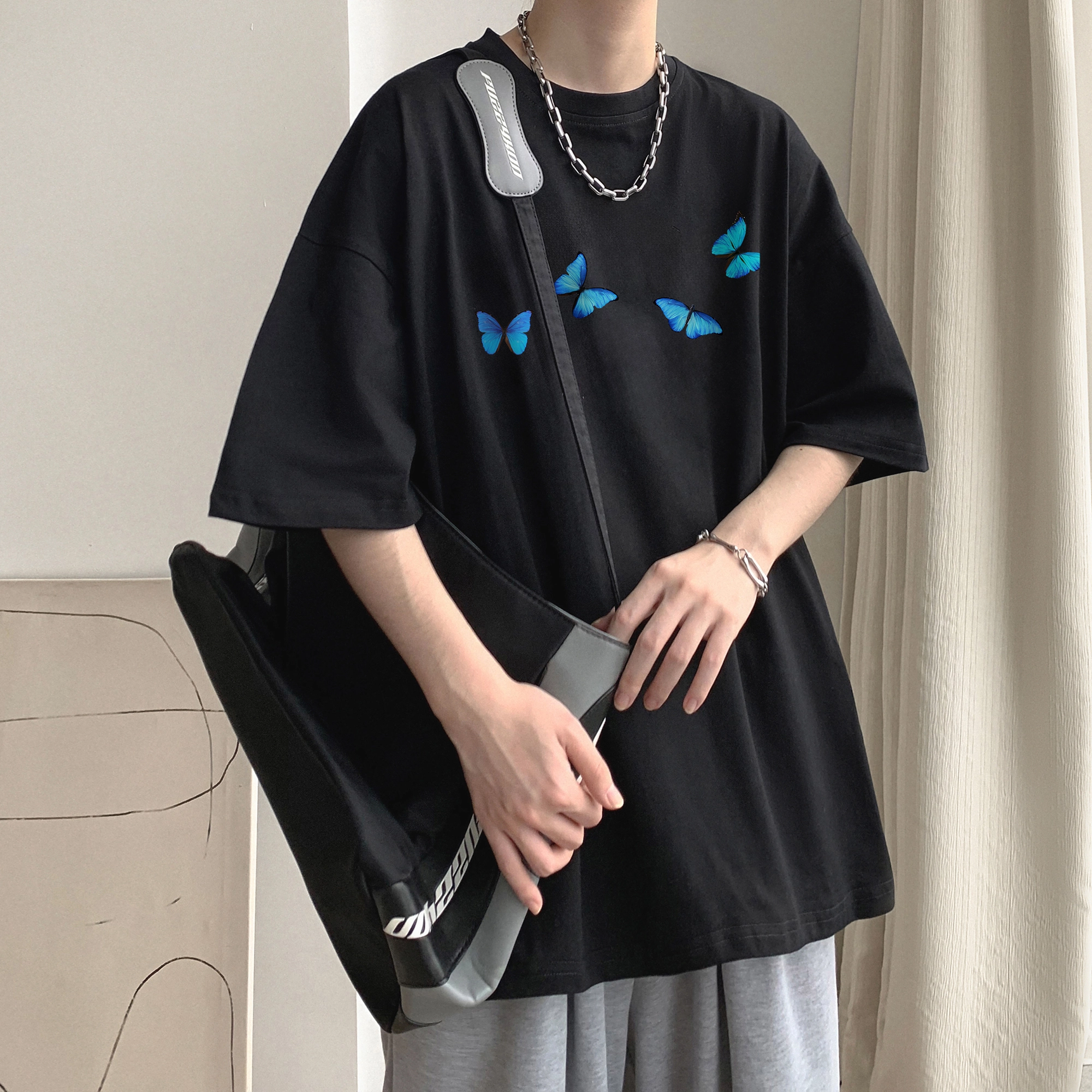 URBAN AUTHENTIC T