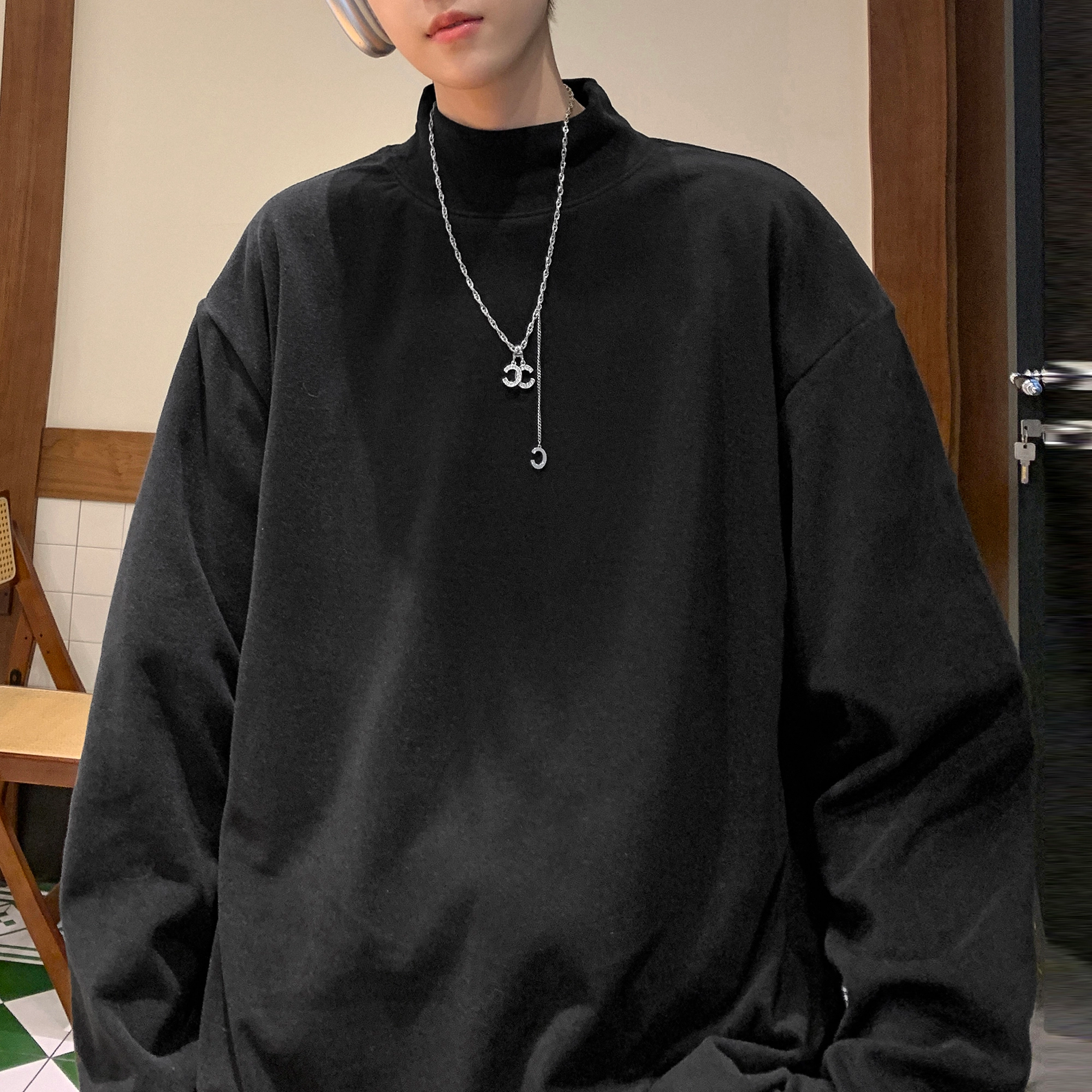URBAN AUTHENTIC T