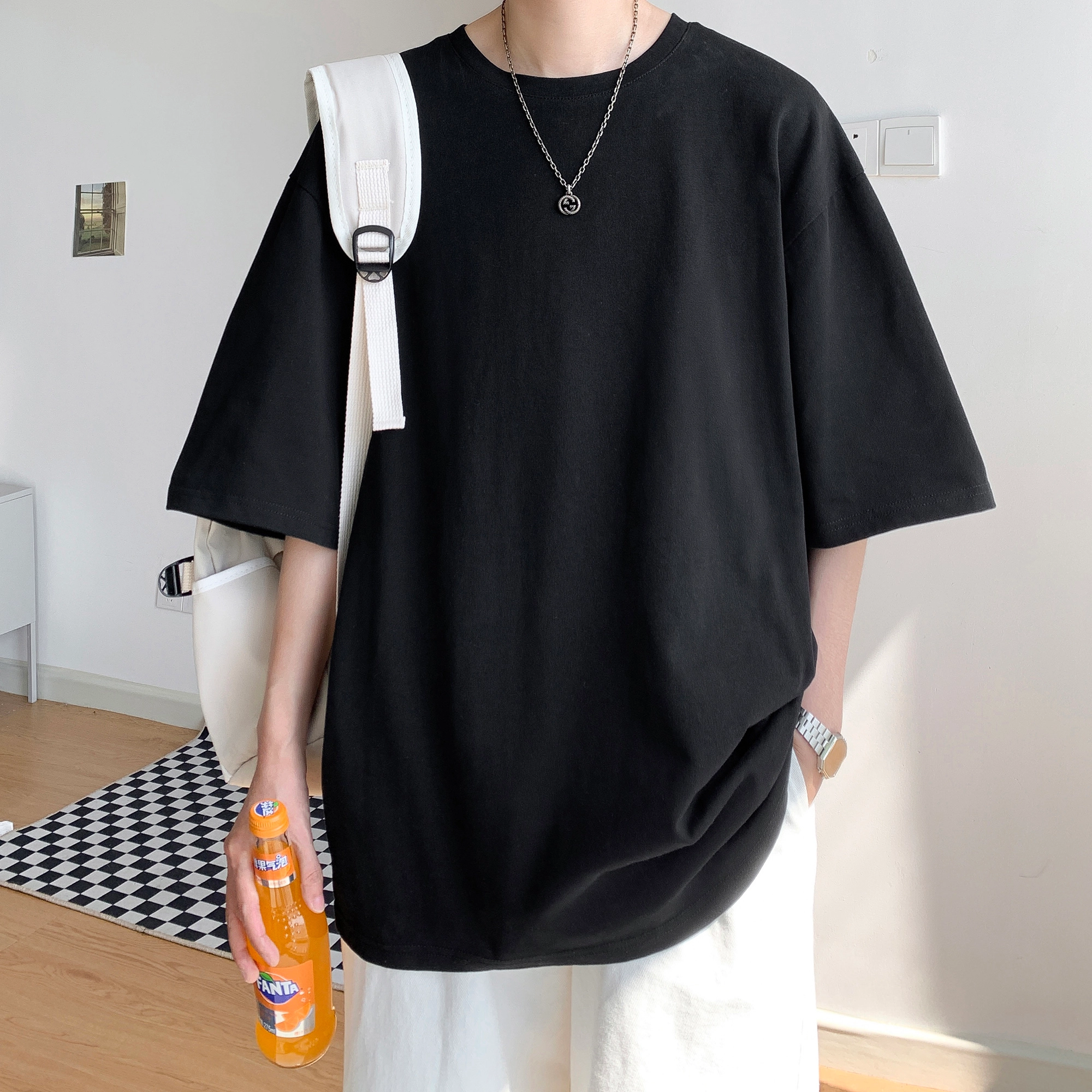 URBAN AUTHENTIC T