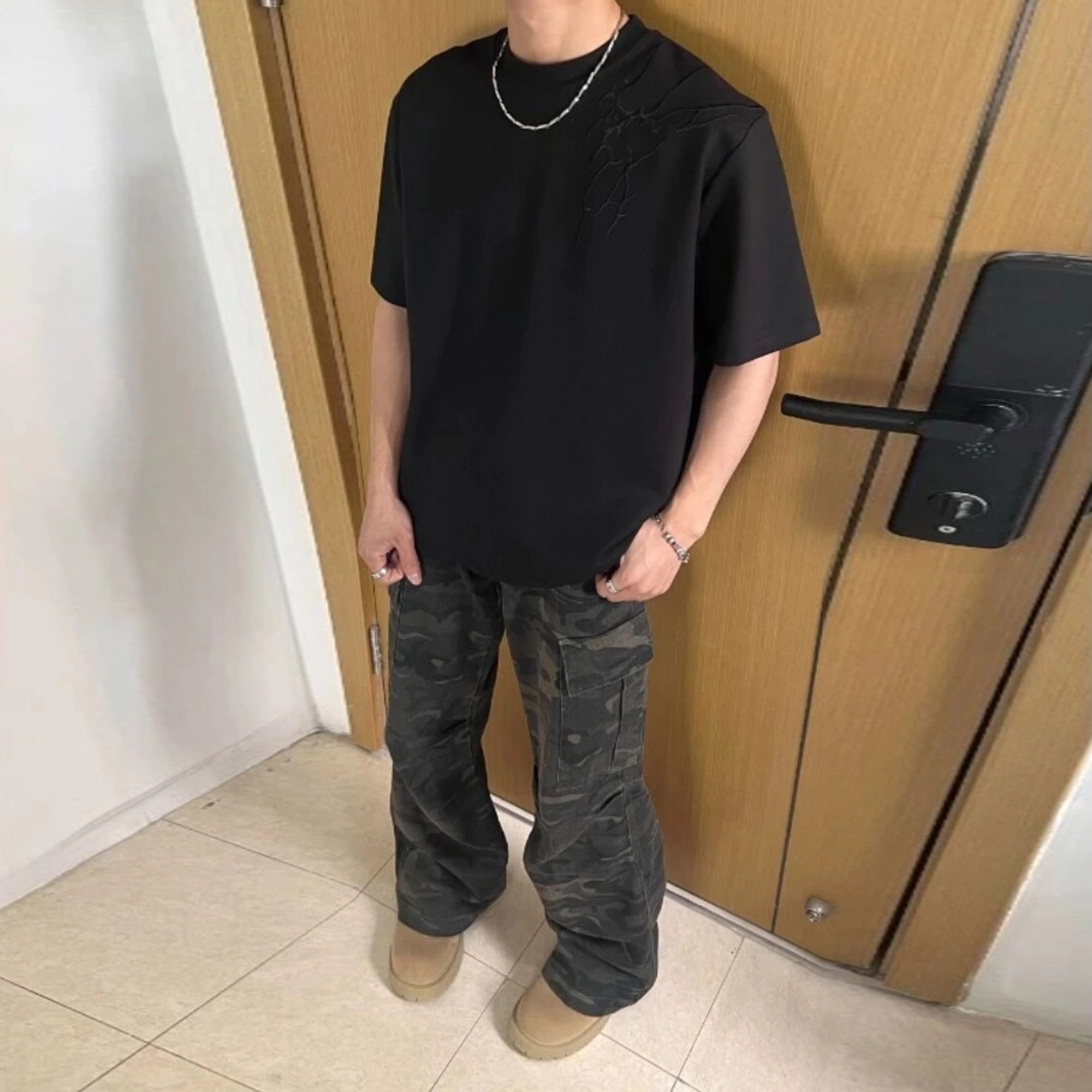 URBAN AUTHENTIC T