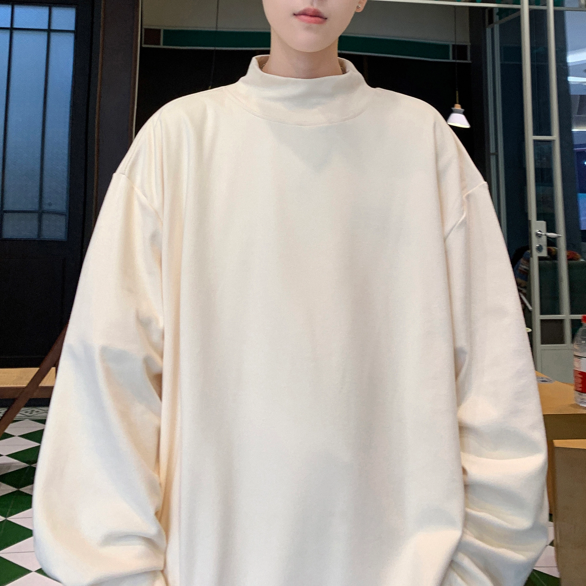 URBAN AUTHENTIC T