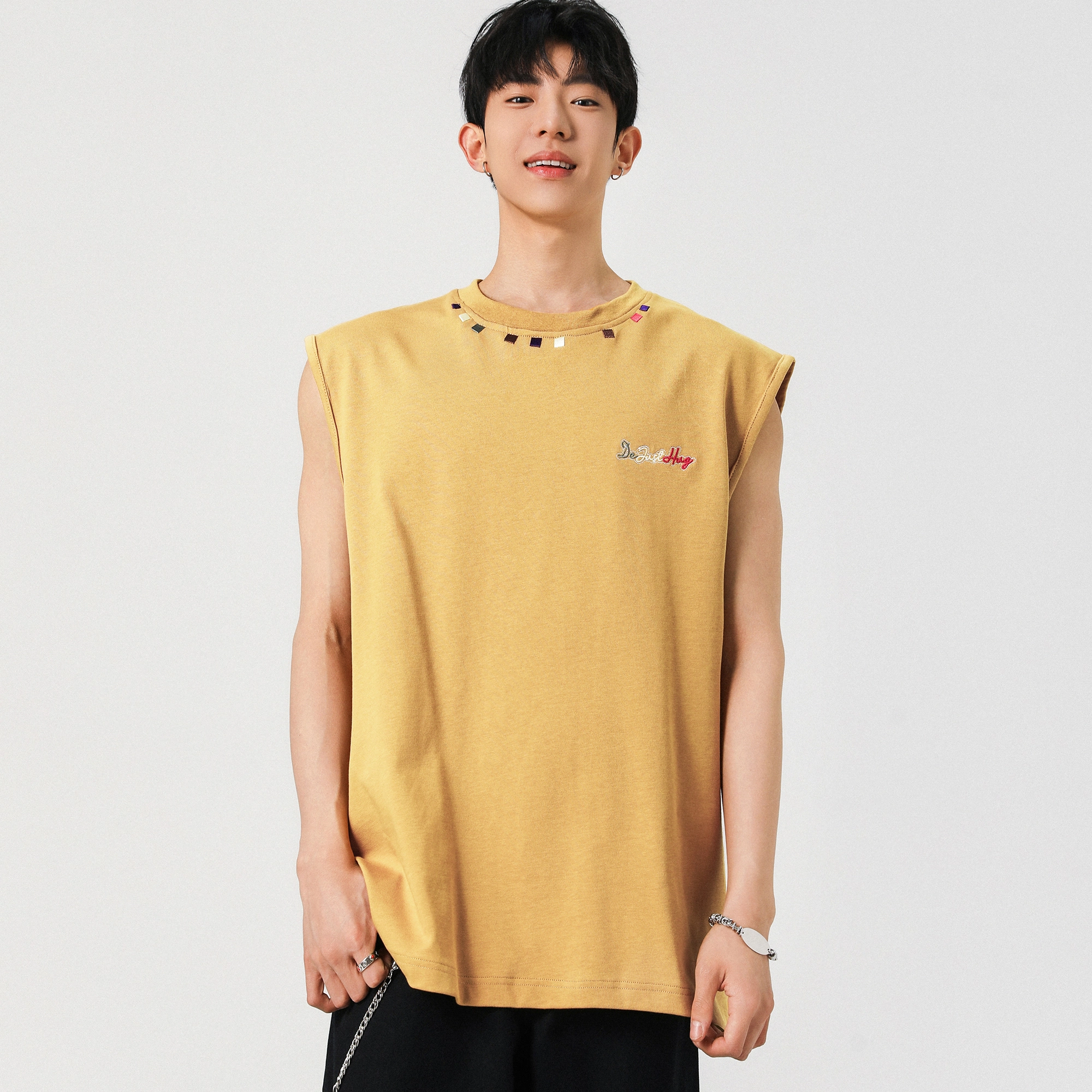 URBAN AUTHENTIC T