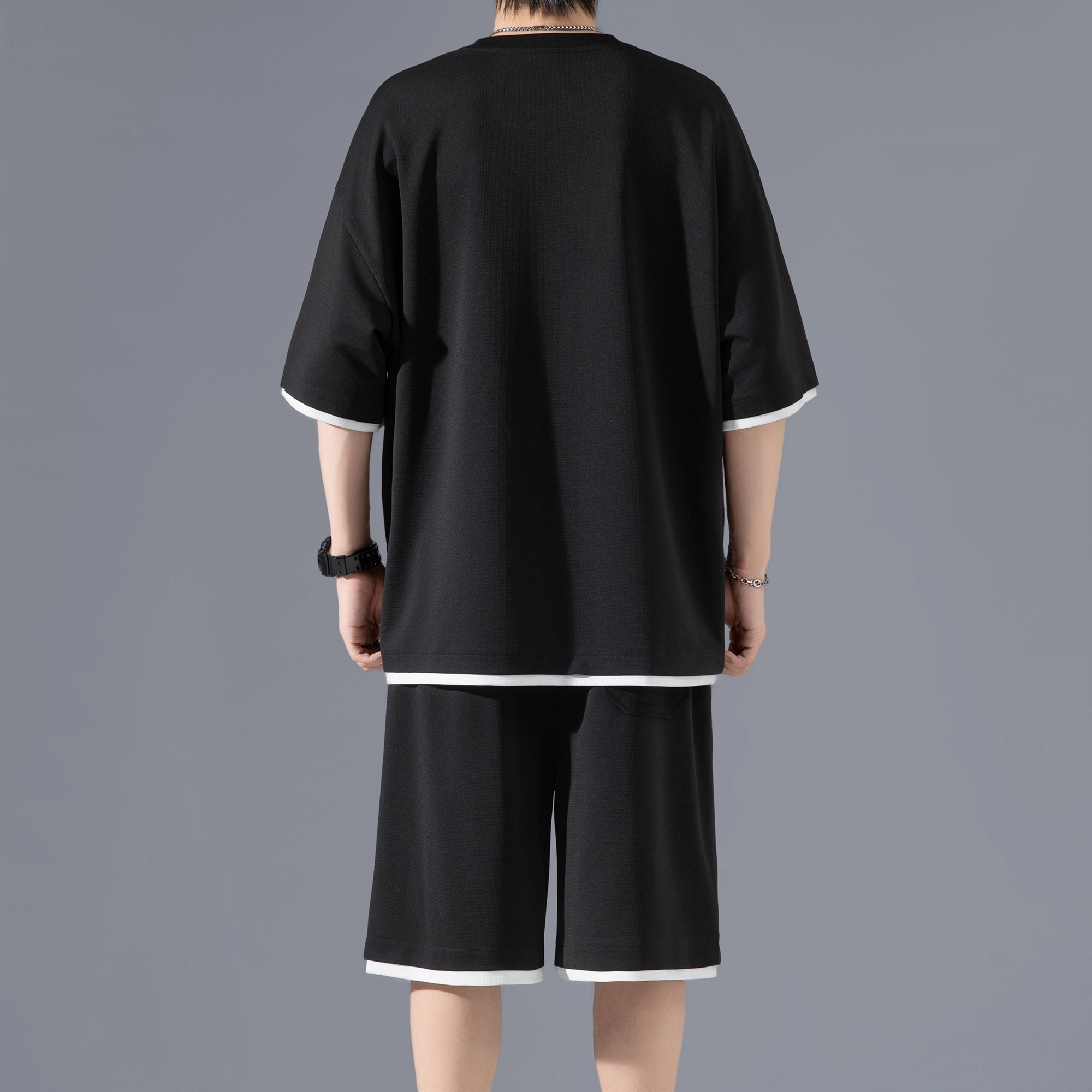 URBAN AUTHENTIC T