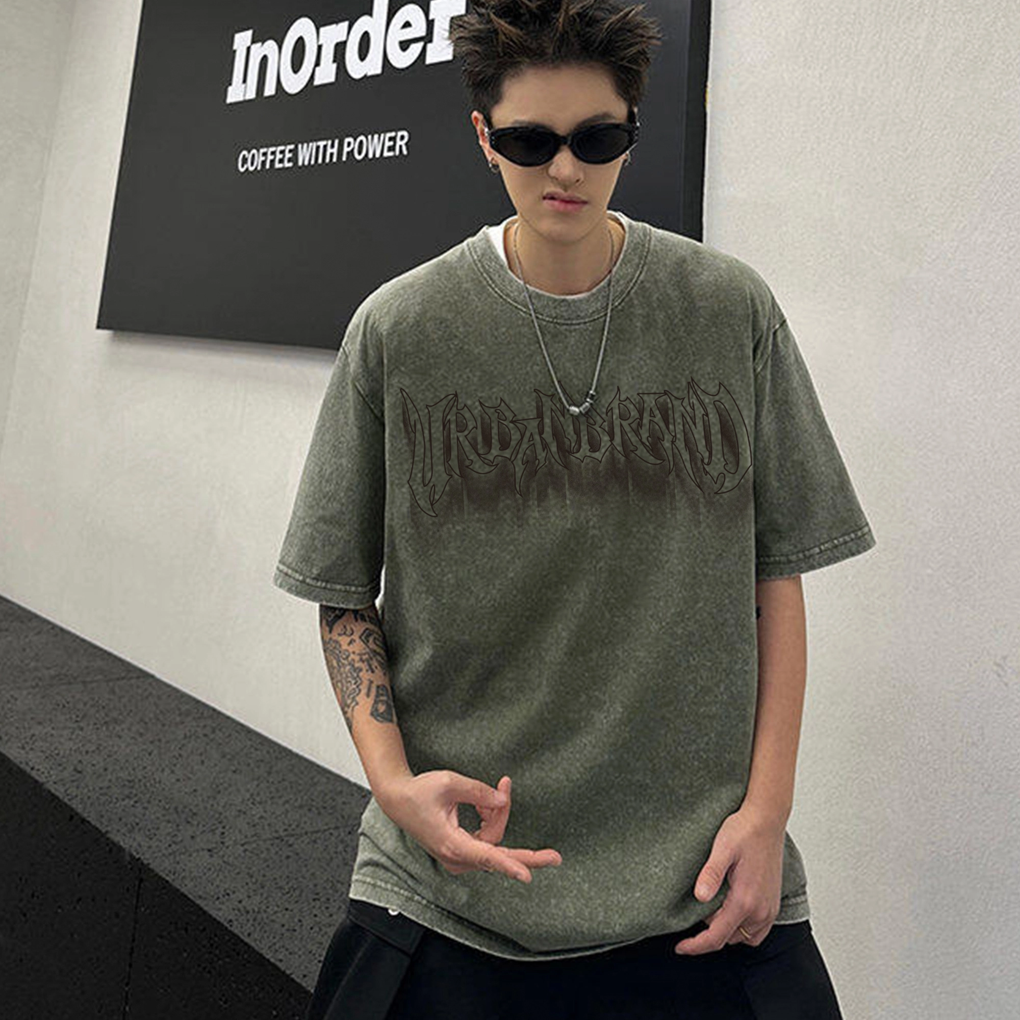 URBAN AUTHENTIC LOGOT
