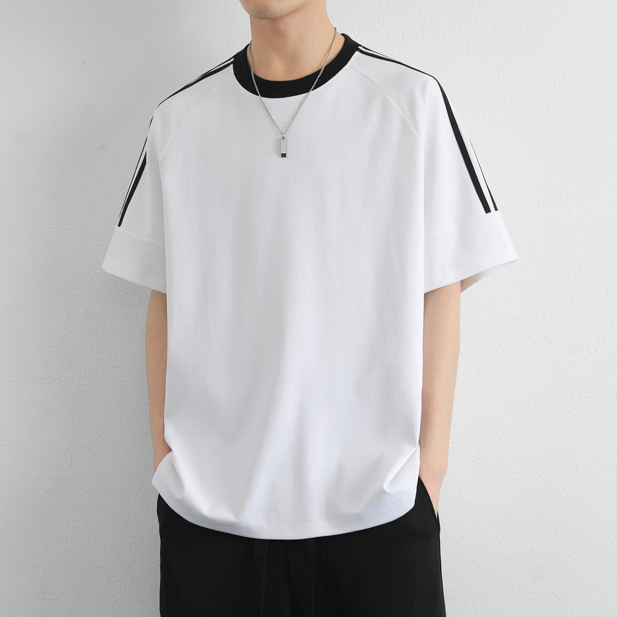 URBAN AUTHENTIC T