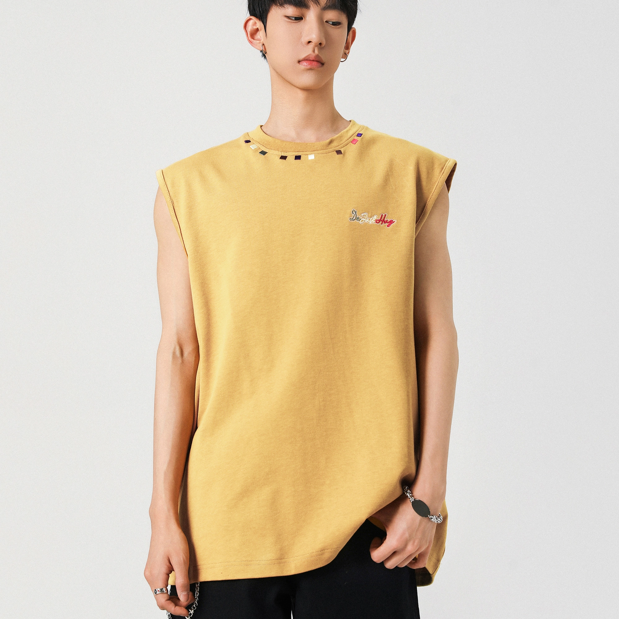URBAN AUTHENTIC T