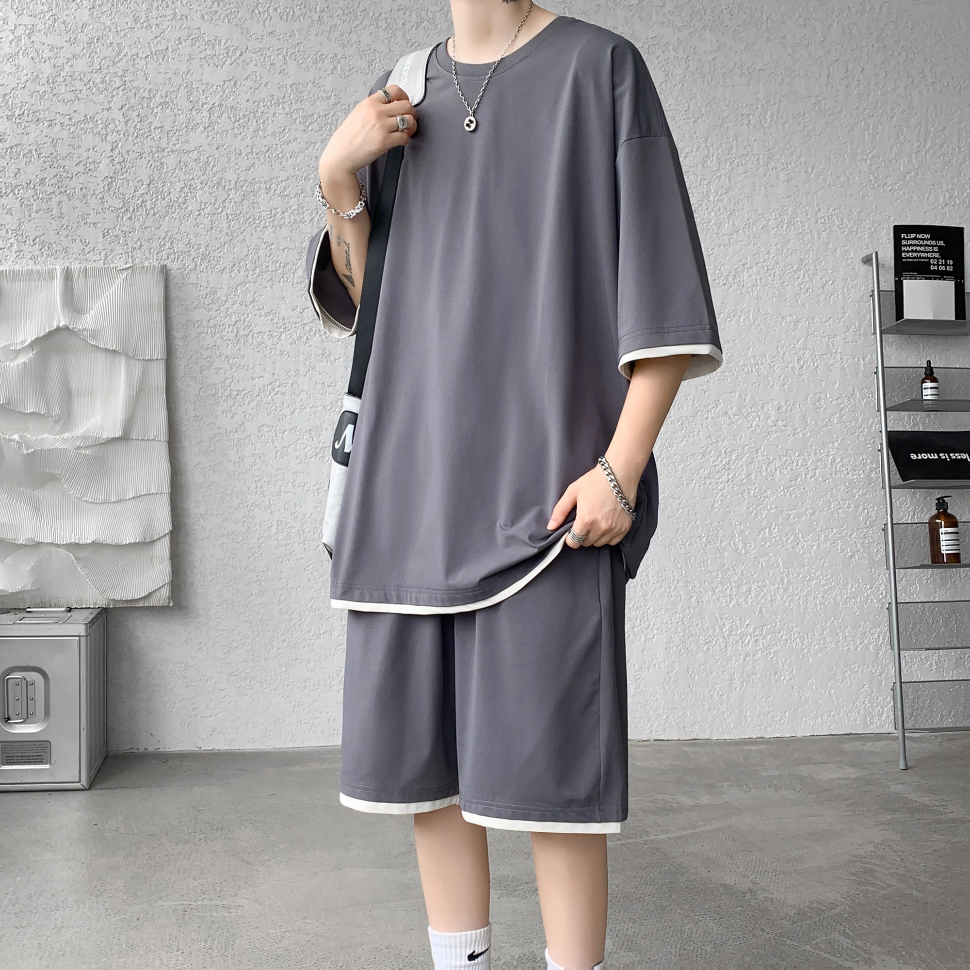 URBAN AUTHENTIC T