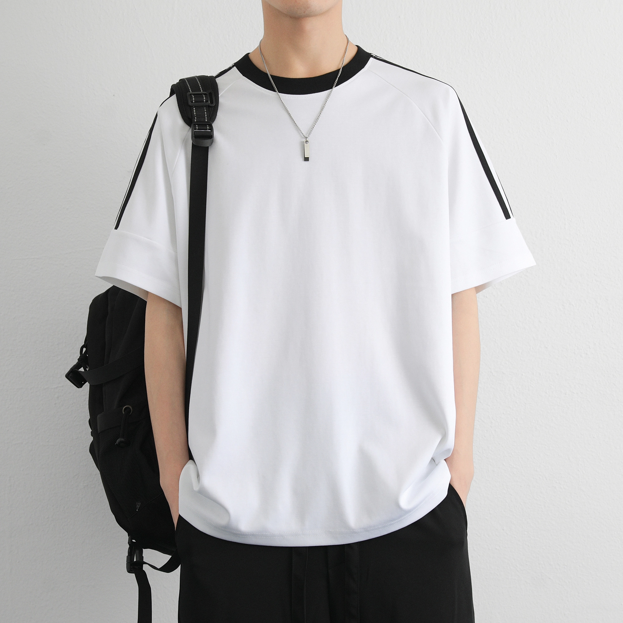 URBAN AUTHENTIC T