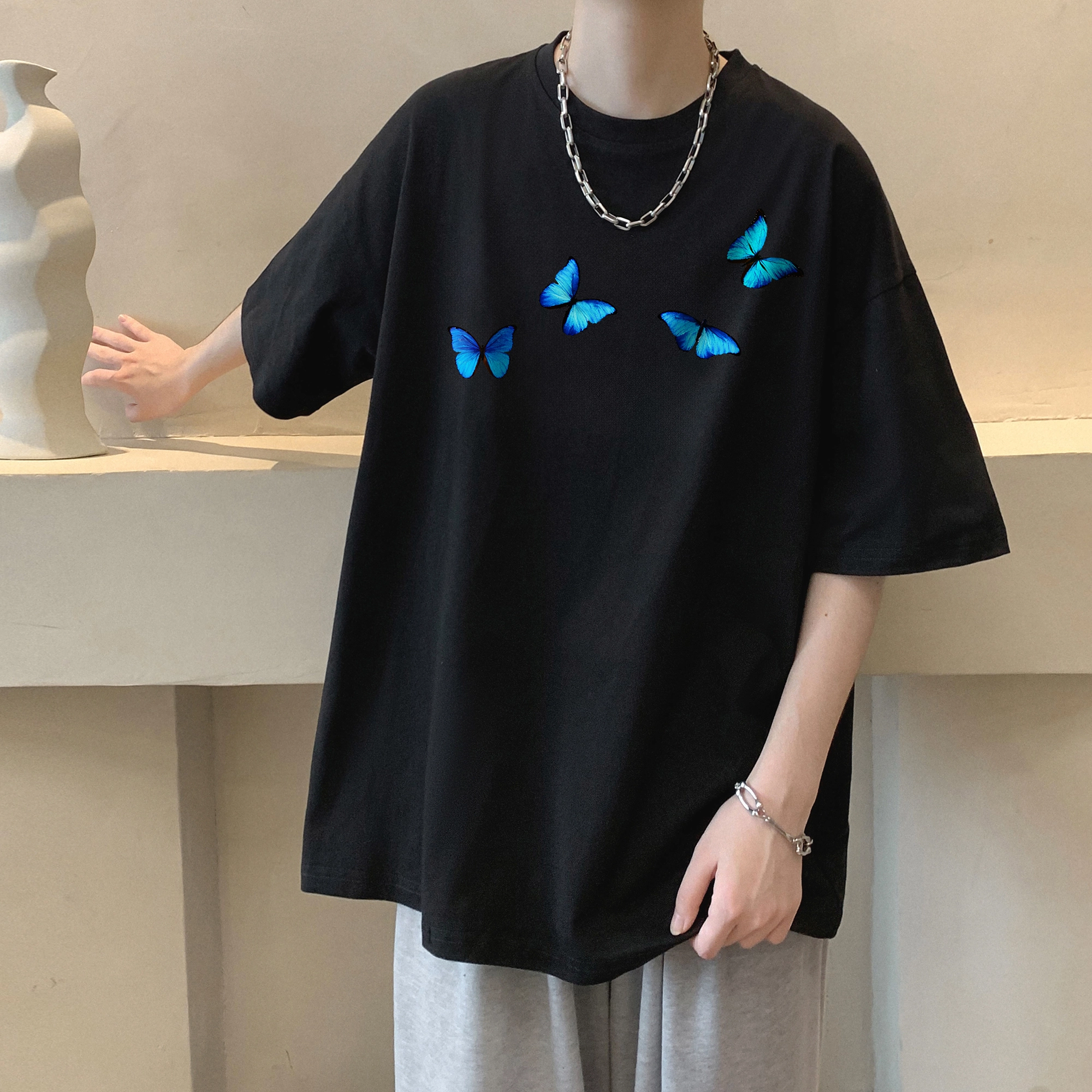 URBAN AUTHENTIC T