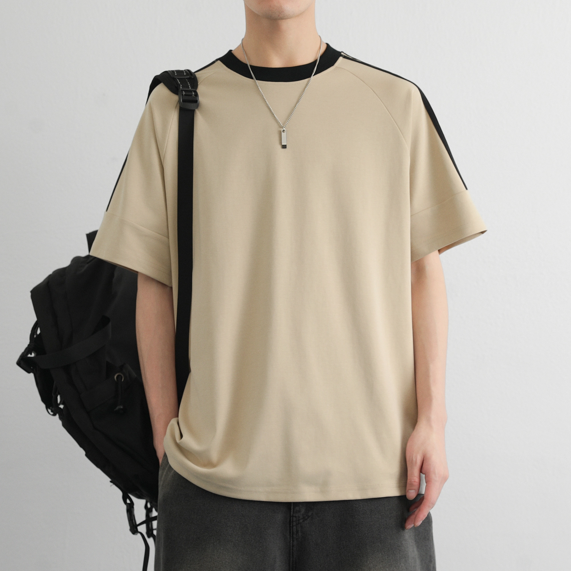 URBAN AUTHENTIC T