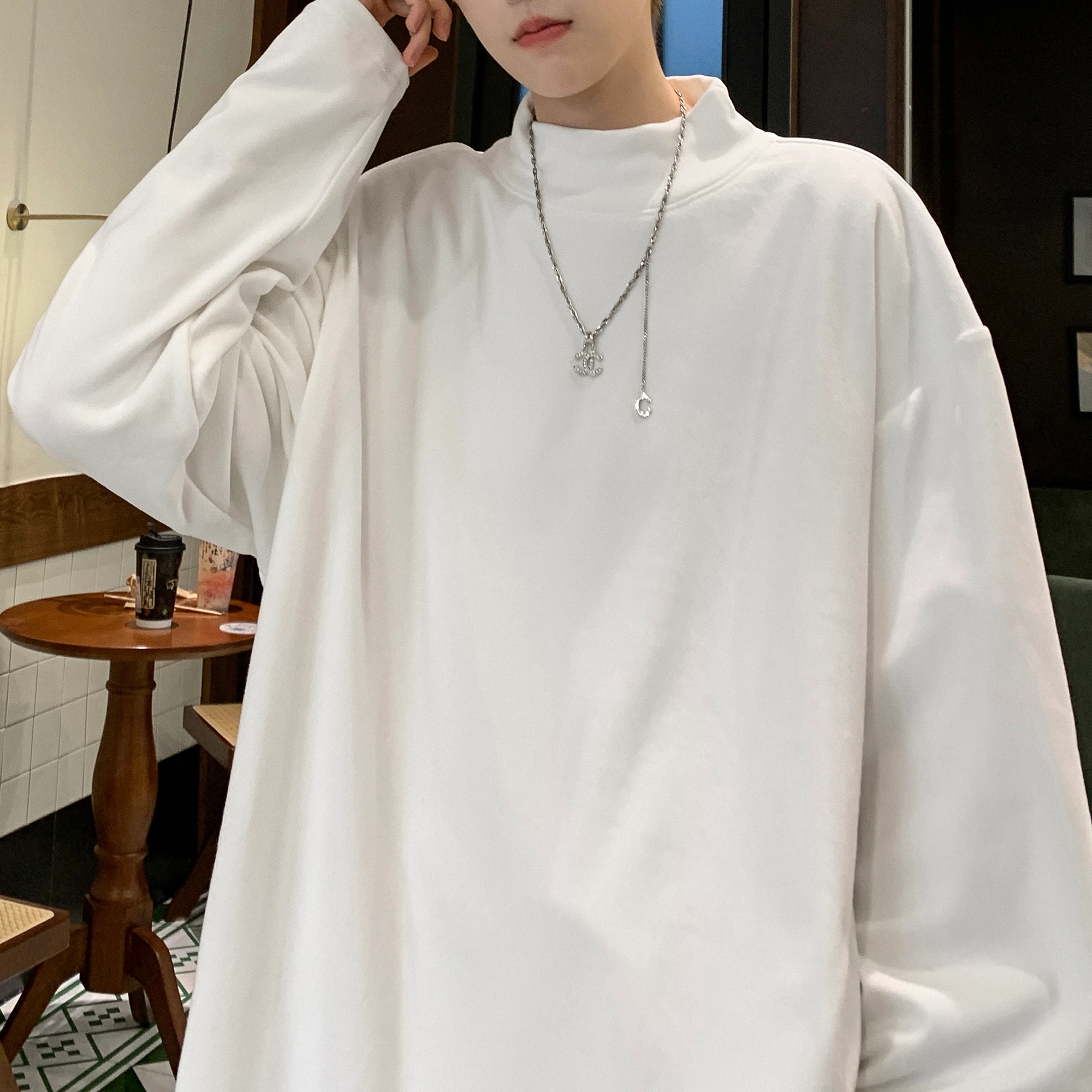 URBAN AUTHENTIC T