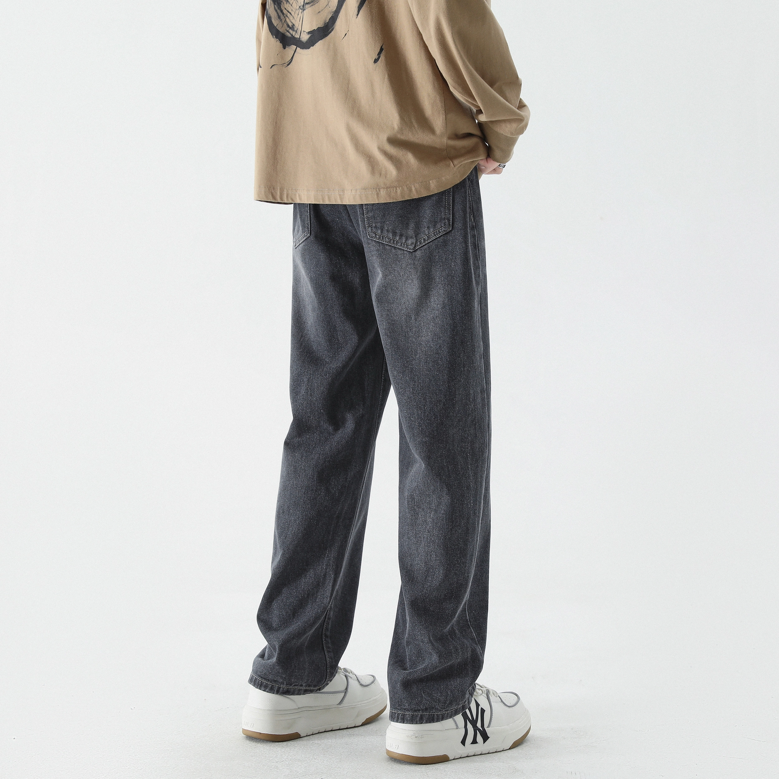 URBAN AUTHENTIC logo